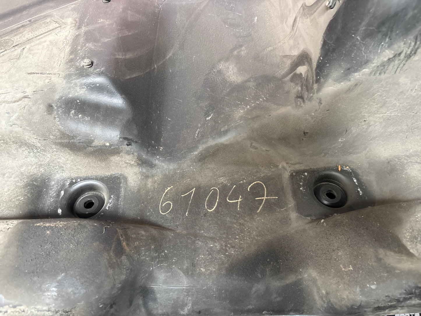 Porsche 944 86-92 plastic fuel tank 95120102101 used