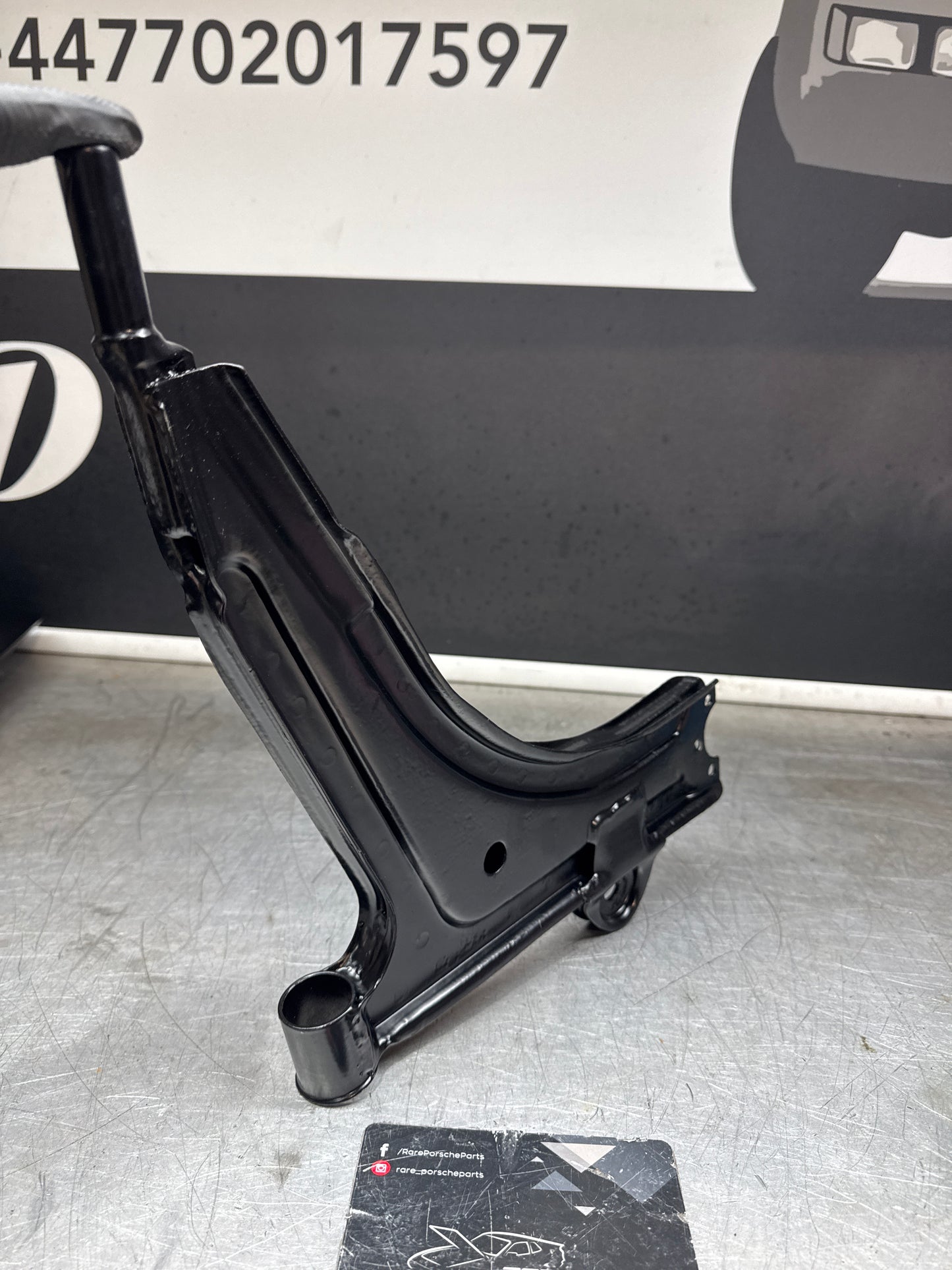 Porsche 924 Turbo Front wishbone control arm, refurbished 477407153F