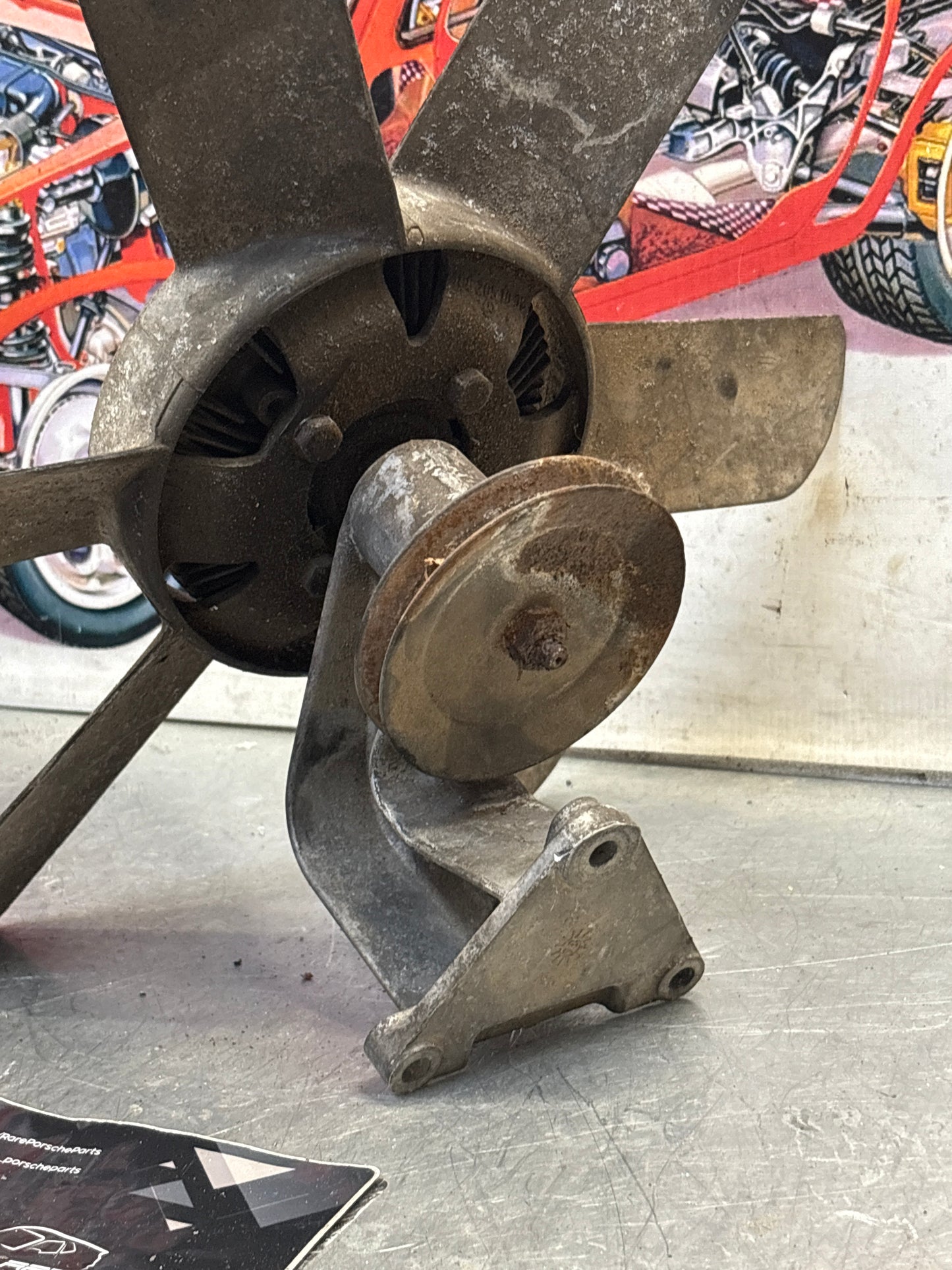 Porsche 928 Engine cooling viscous fan with bracket used 92810613701, 9281061101R