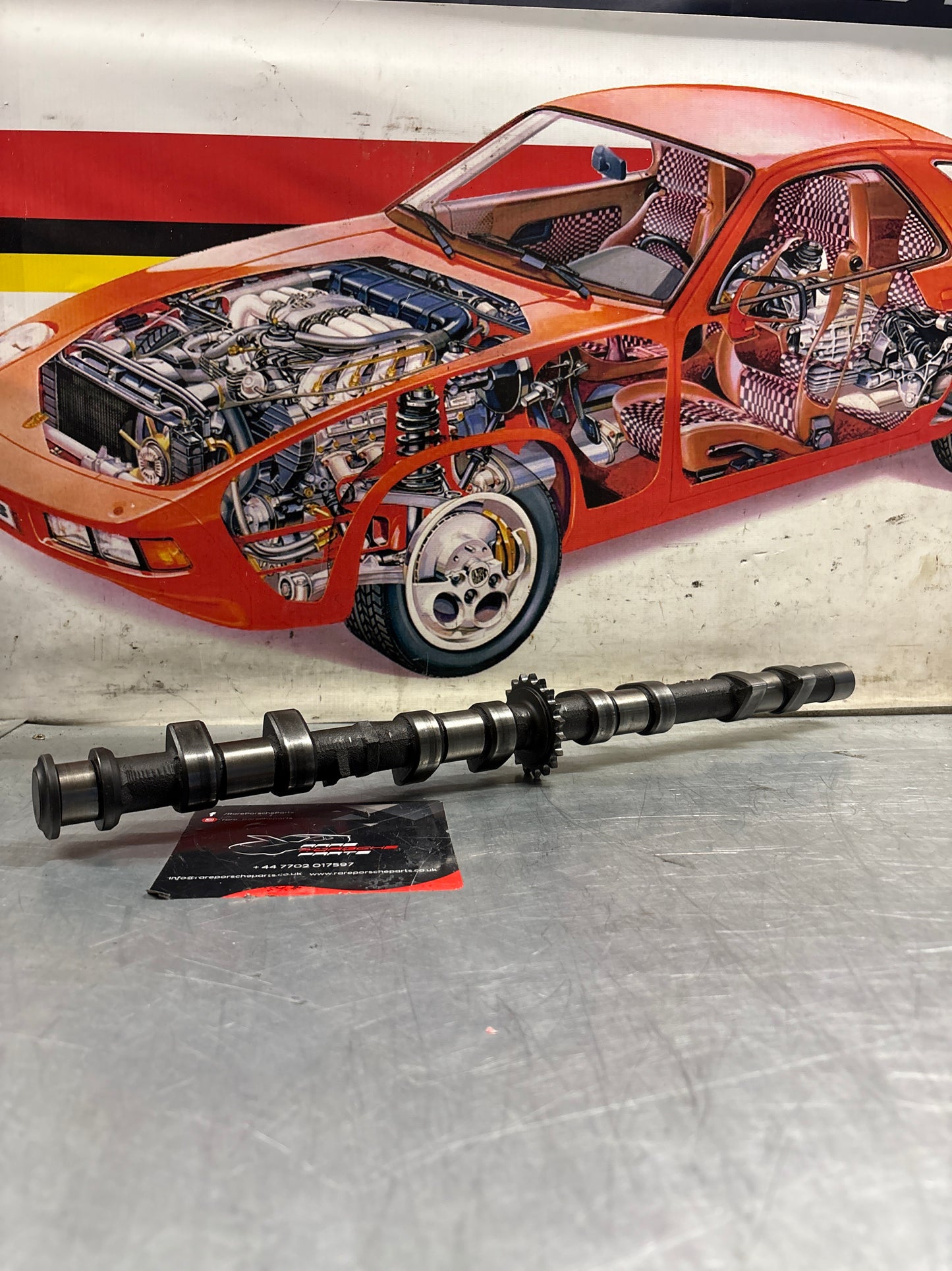 Porsche 928 S3 M28.45/46 engine Camshaft, intake side, cylinder 1-4, used 9281052913R / 92810529108