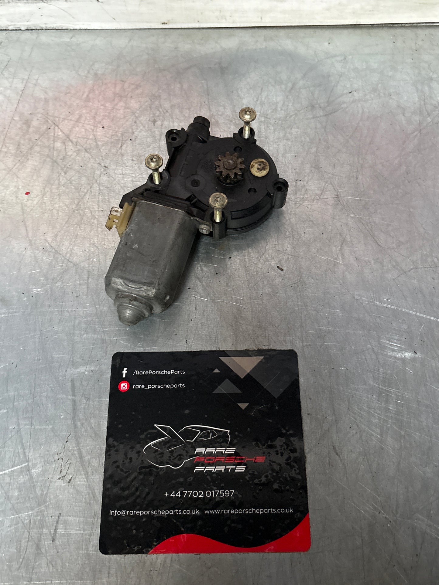 Porsche 911 964 right window motor, used 0130821252