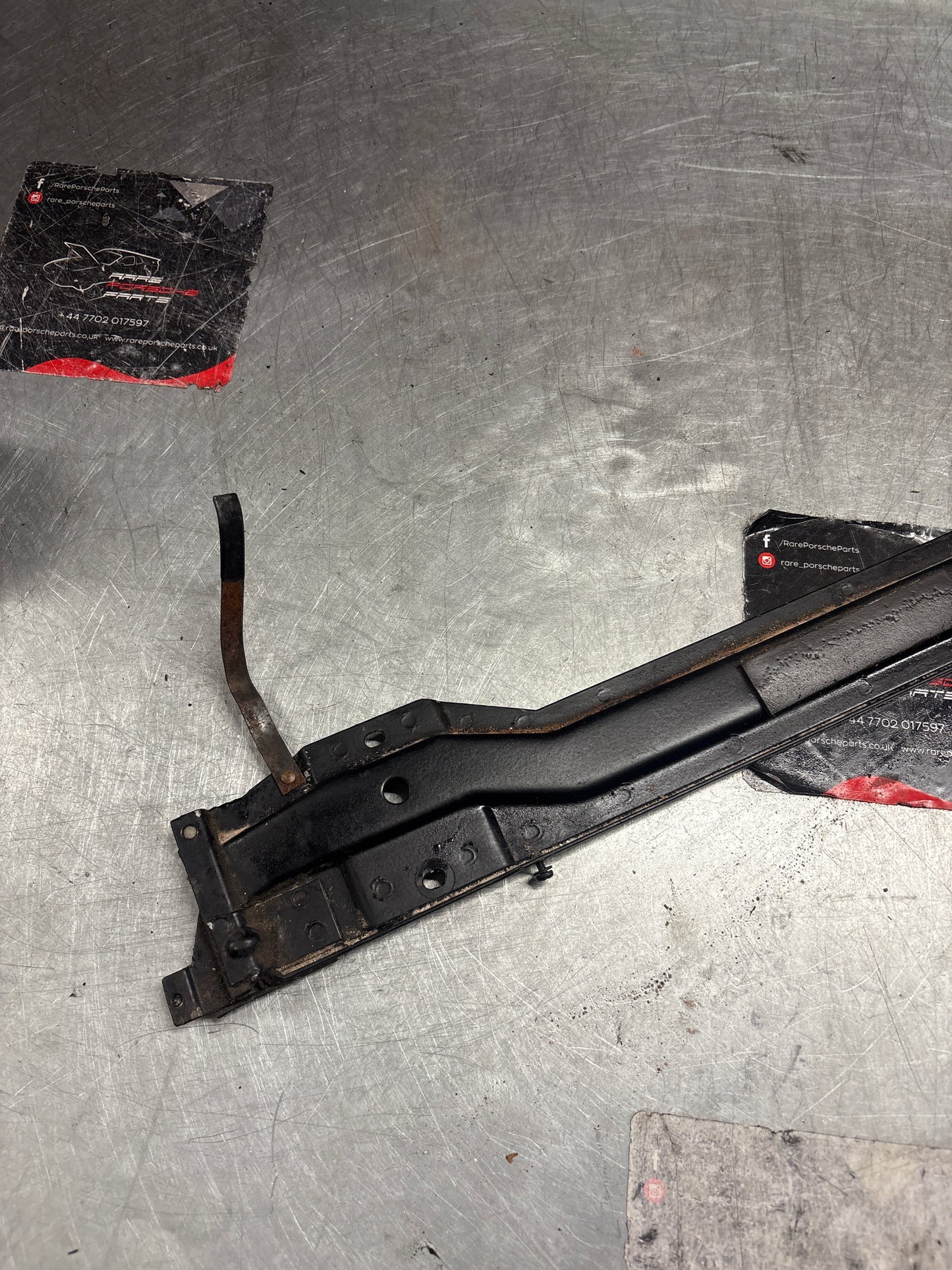 Porsche 928 S4 sunroof guide with slider, used 92856406140 / 92856426702