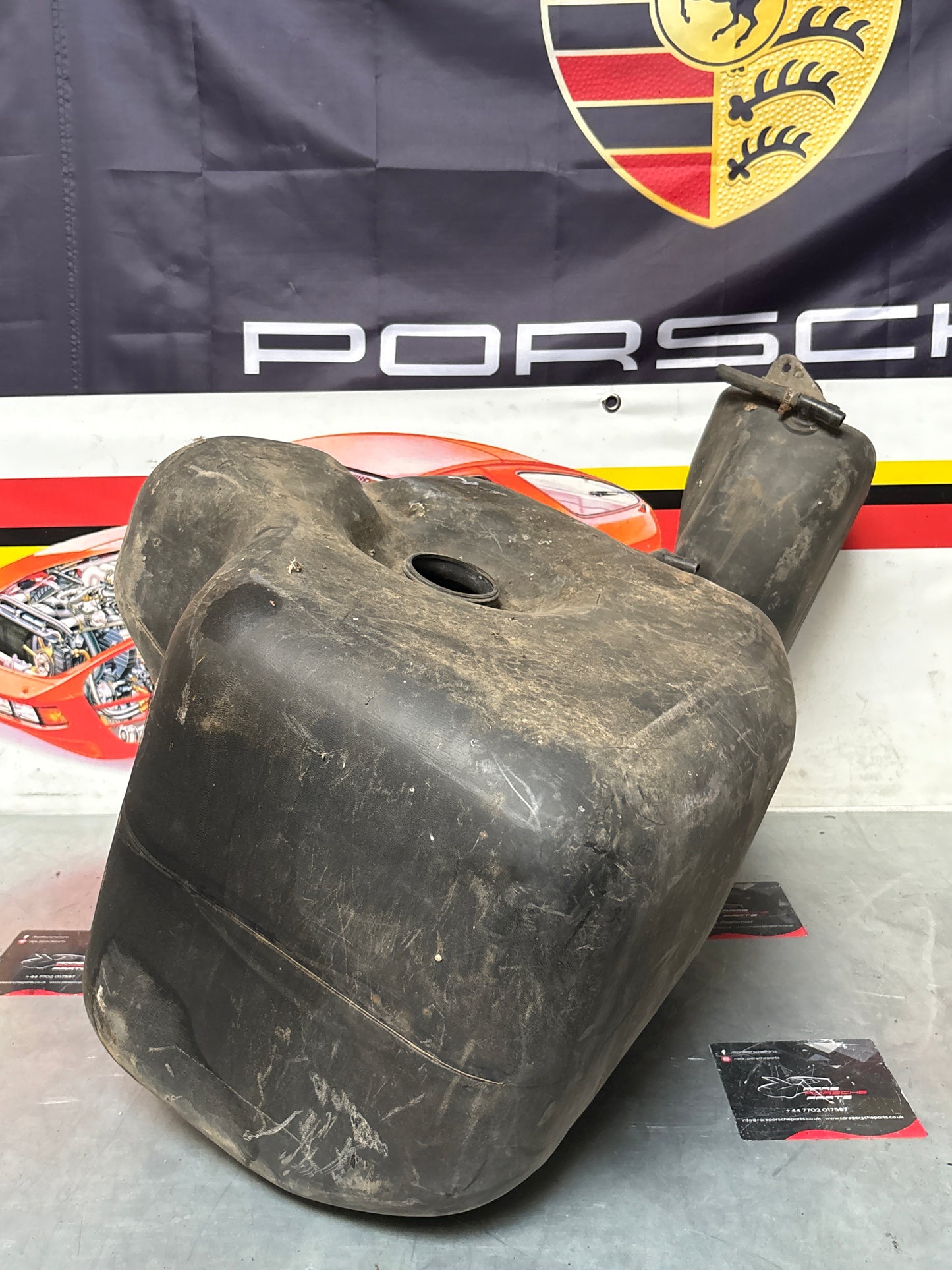 Porsche 928 fuel tank, used 92820100303/04