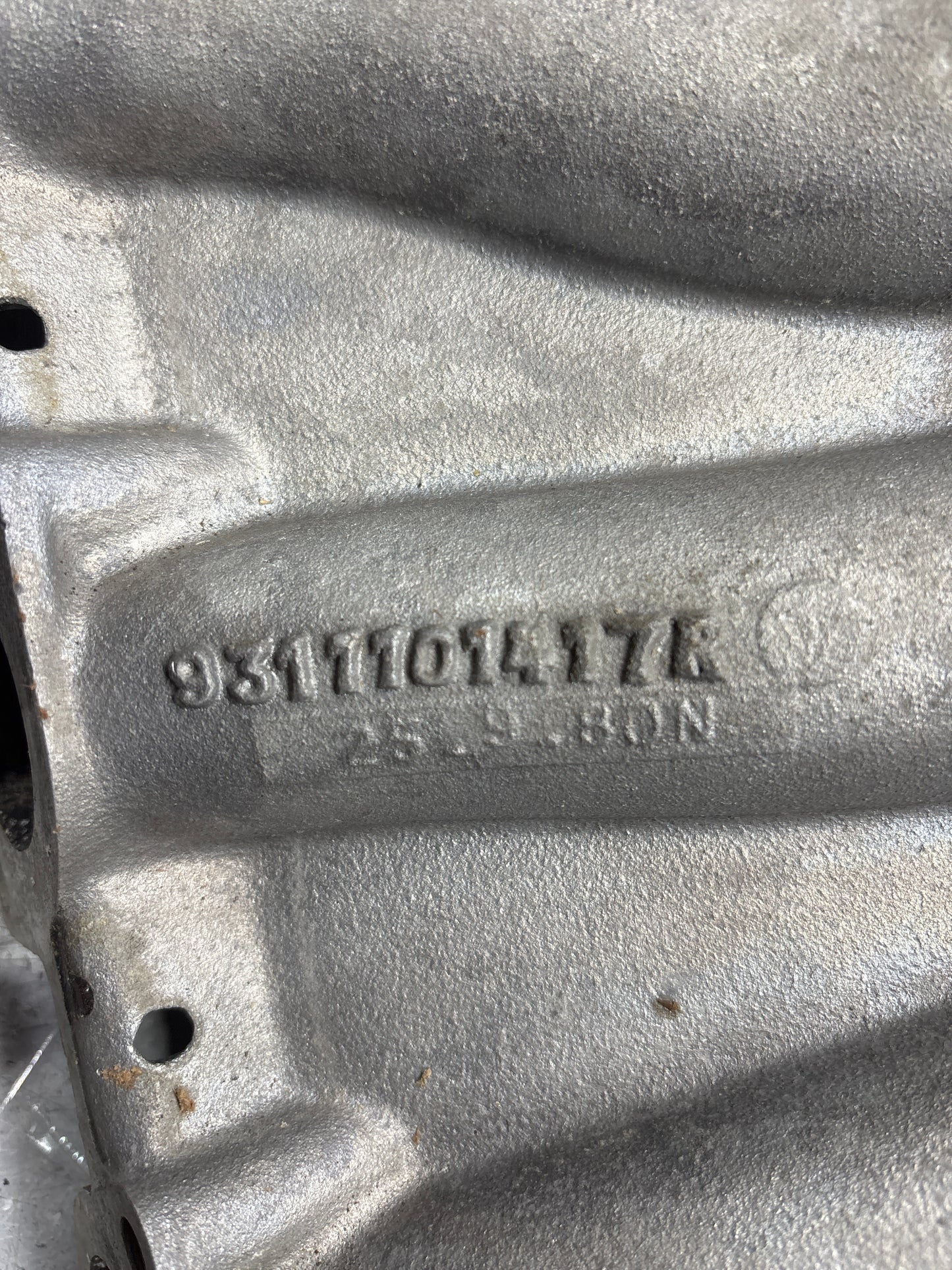 Porsche 924 turbo S2 inlet manifold. 9311101417R used, welded!!!