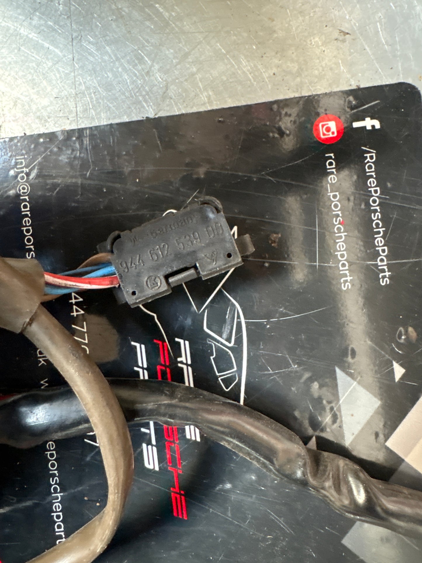 Porsche 944 S2 Turbo passenger door wiring loom with M651 sound system 94461203405 LHD