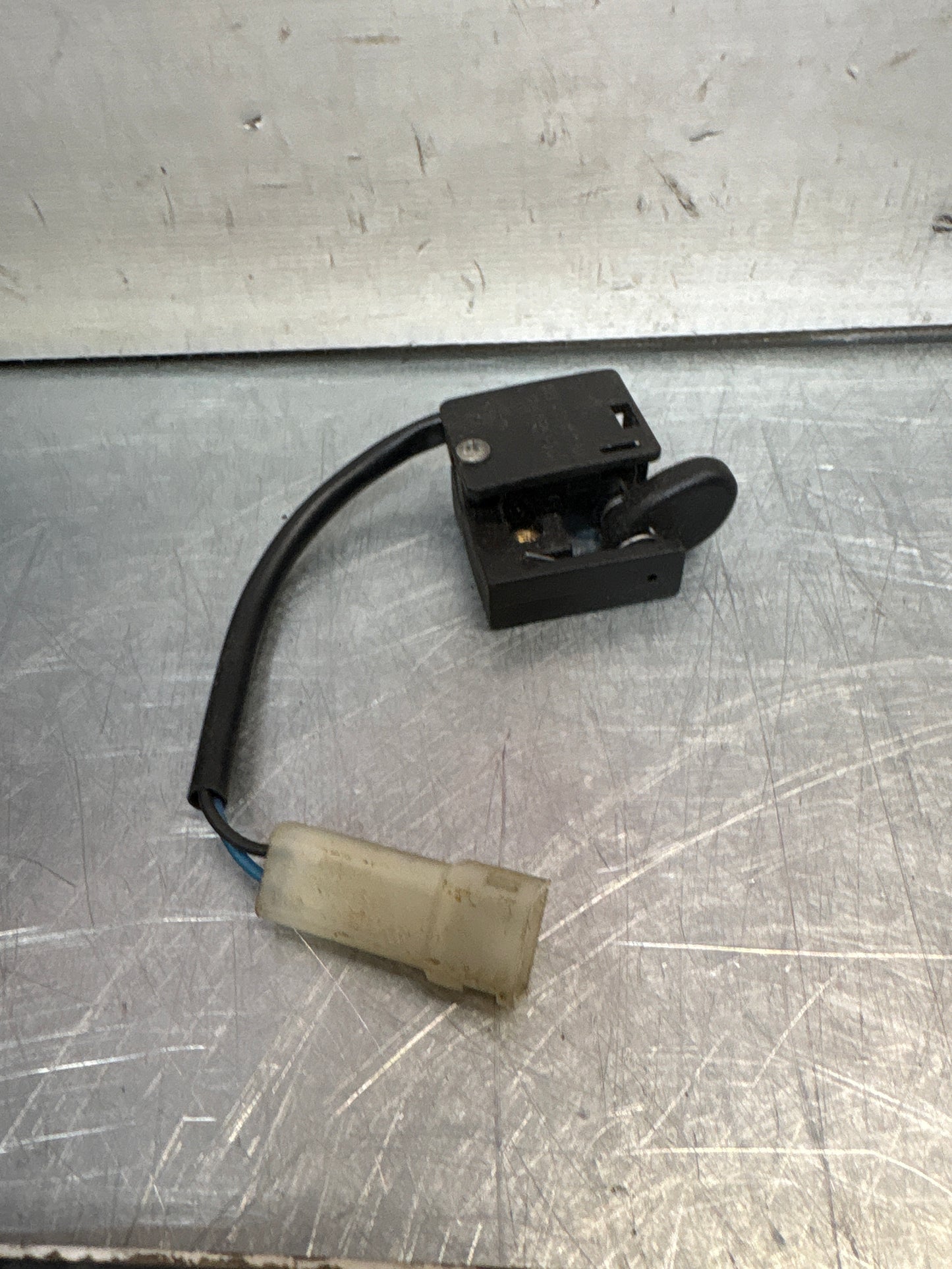 Porsche 911 964 cabrio roof microswitch, used