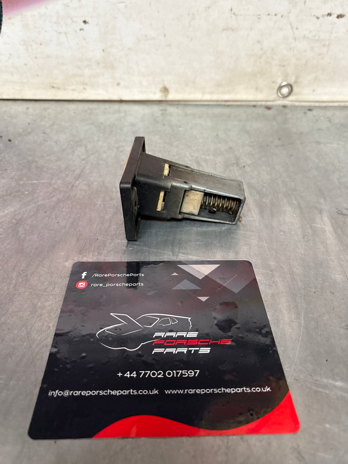 Porsche 928 rear boot lock receiver, 92851205503