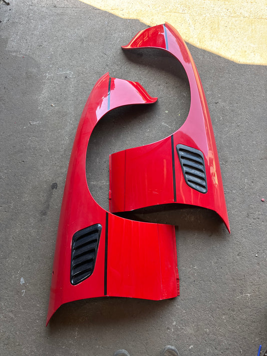 Porsche 924 modified front wings, good condition, solid. Pair, used.