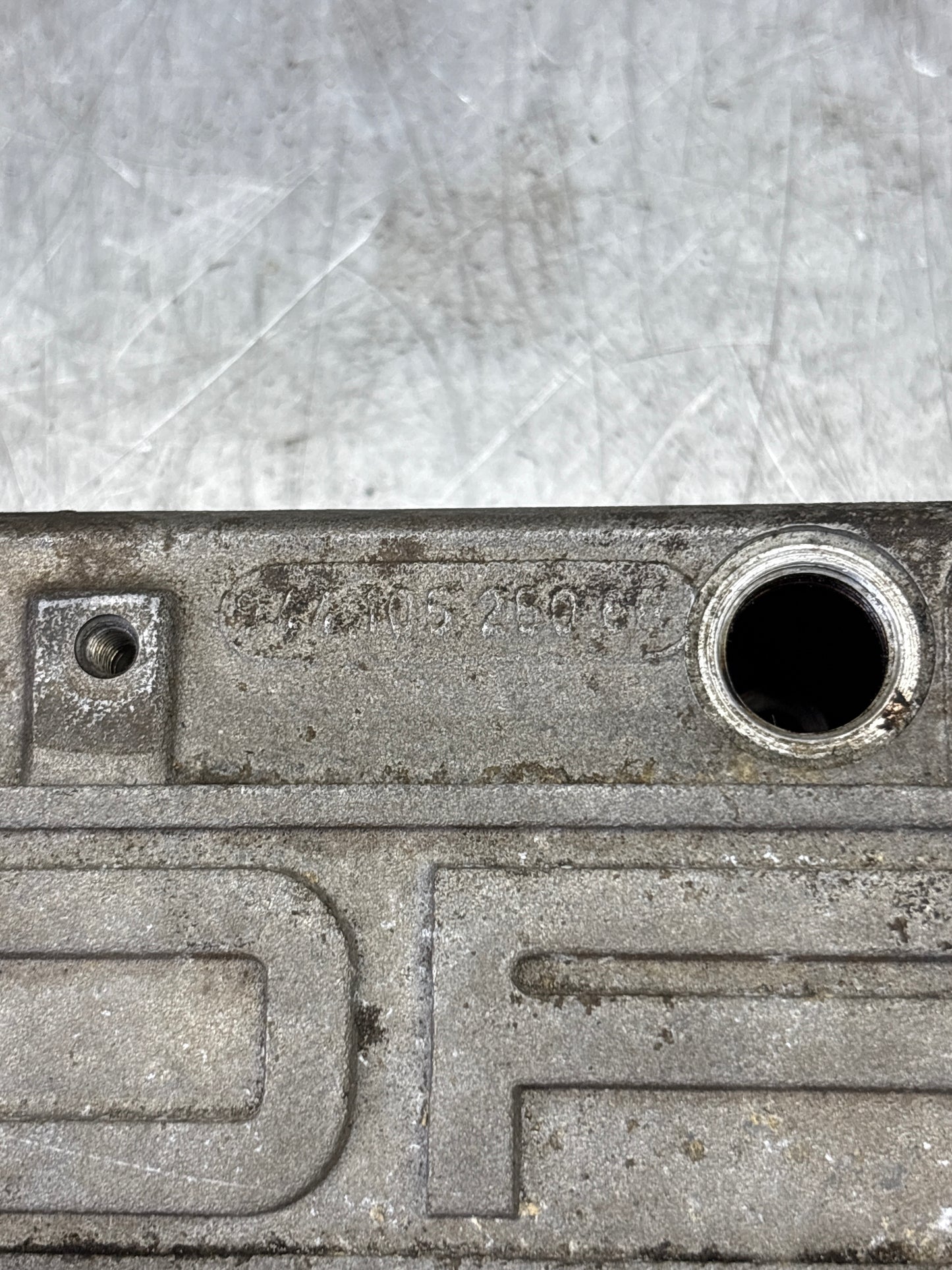 Porsche 924S 944 2.5 2.7 camshaft housing without tappets with camshaft 9441052506R