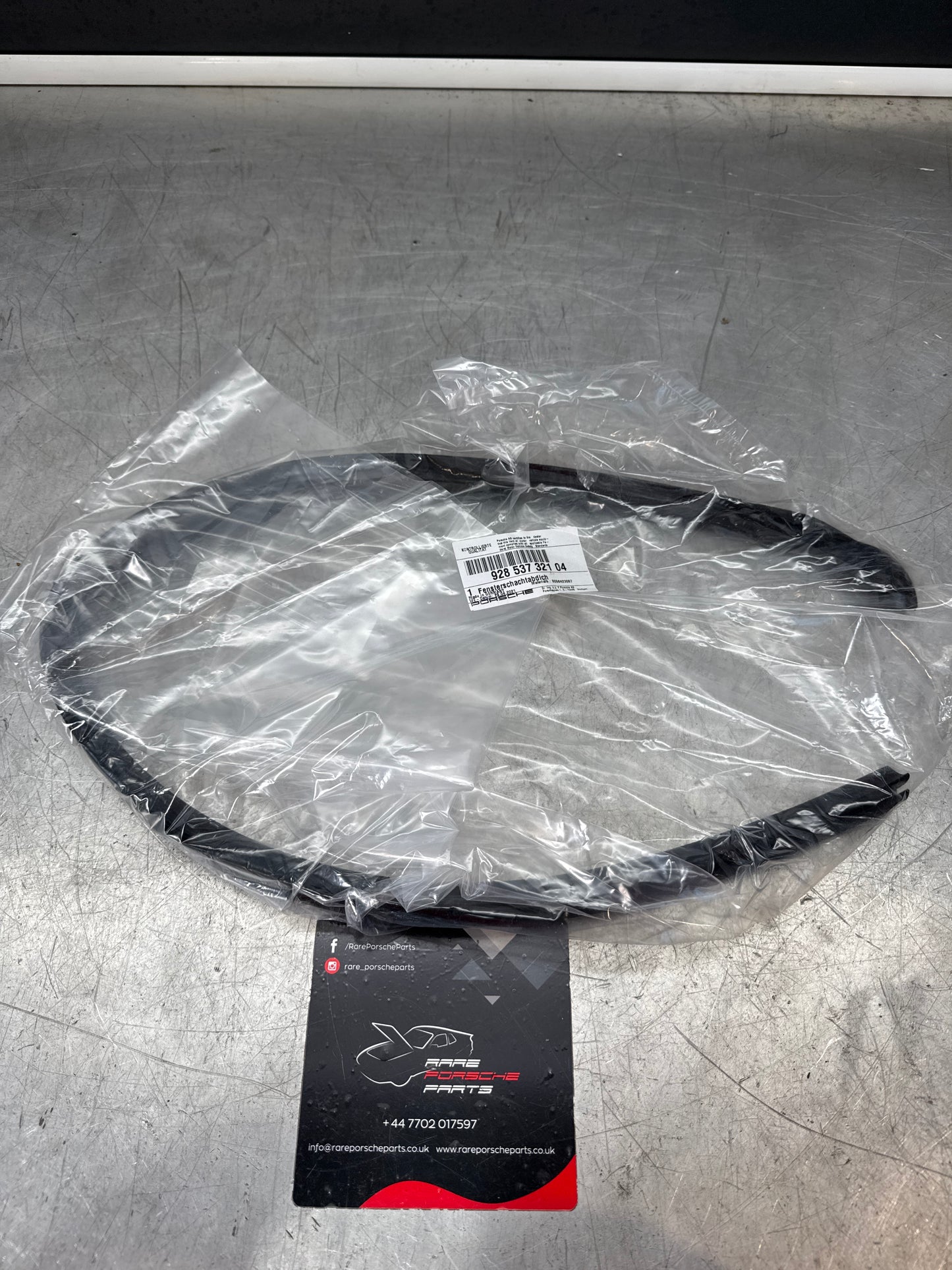 Porsche 928 outer window seal, 92853732104 new, genuine