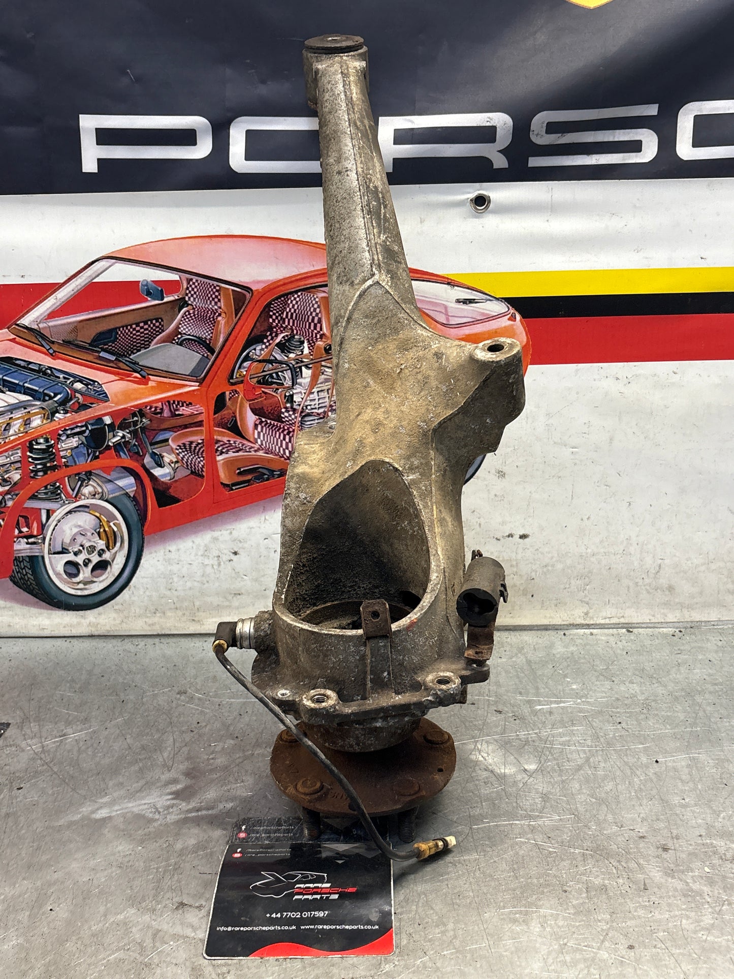 Porsche 944 alloy rear left trailing arm, used 95133151305 / 9513315134R used, with hubs