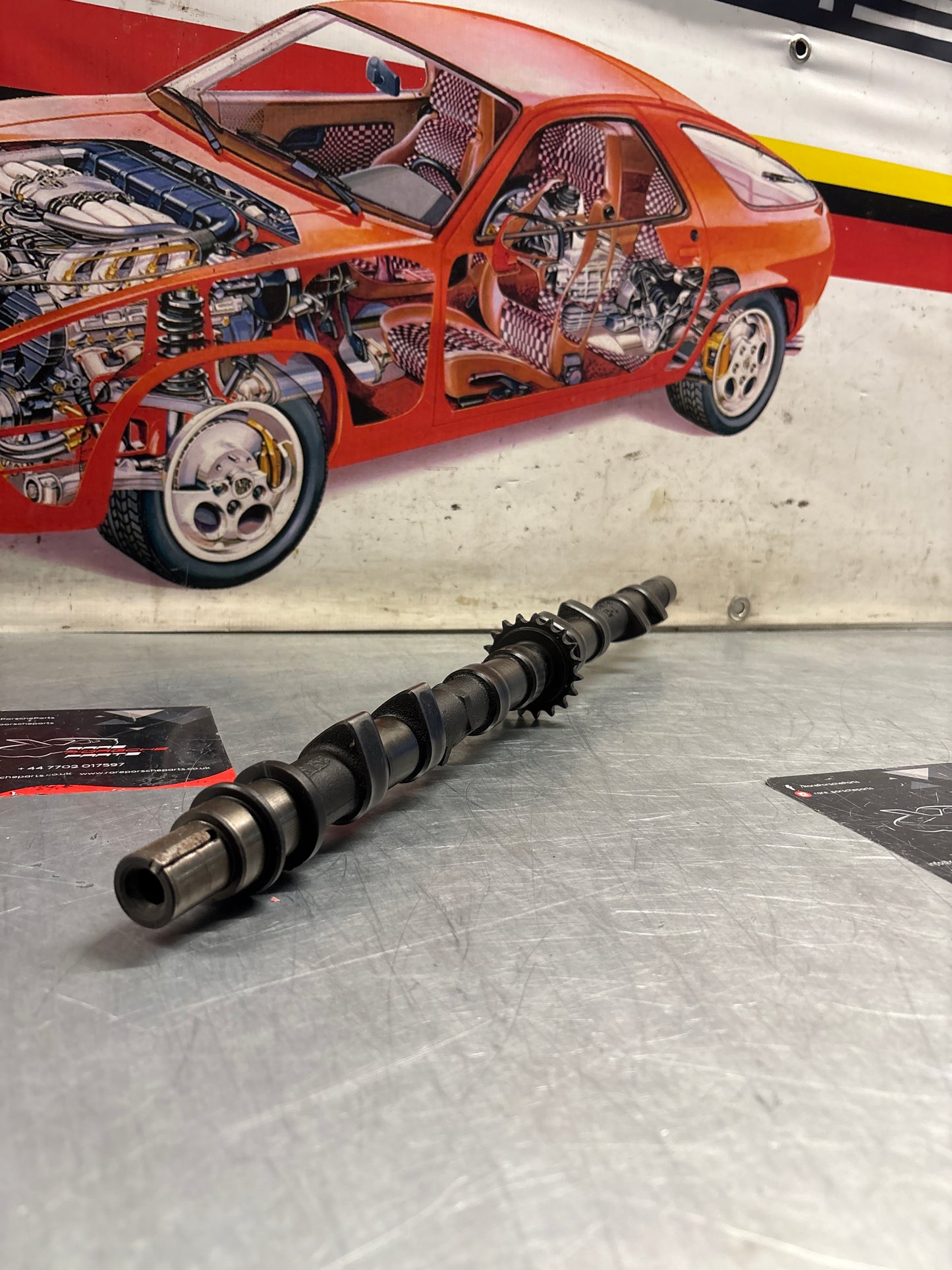 Porsche 928 S3 M28.45/46 engine Camshaft, exhaust side, cylinder 1-4, used 9281052932R / 92810529308