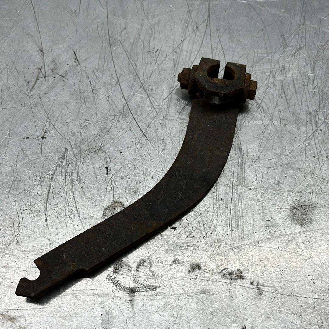 Porsche 924 2.0 clutch arm lever manual 019141719 (used)