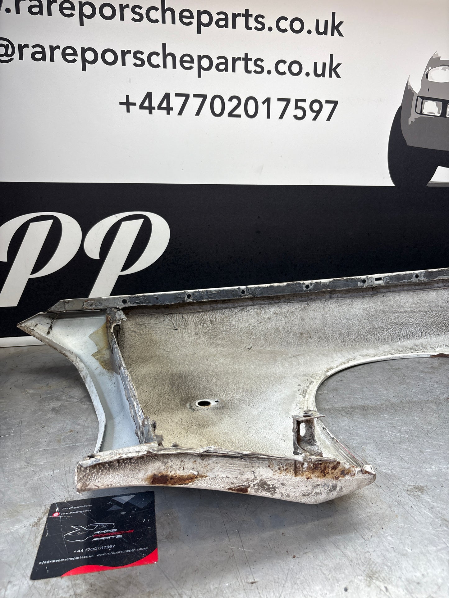 Porsche 944 early left front wing, please see photos, used