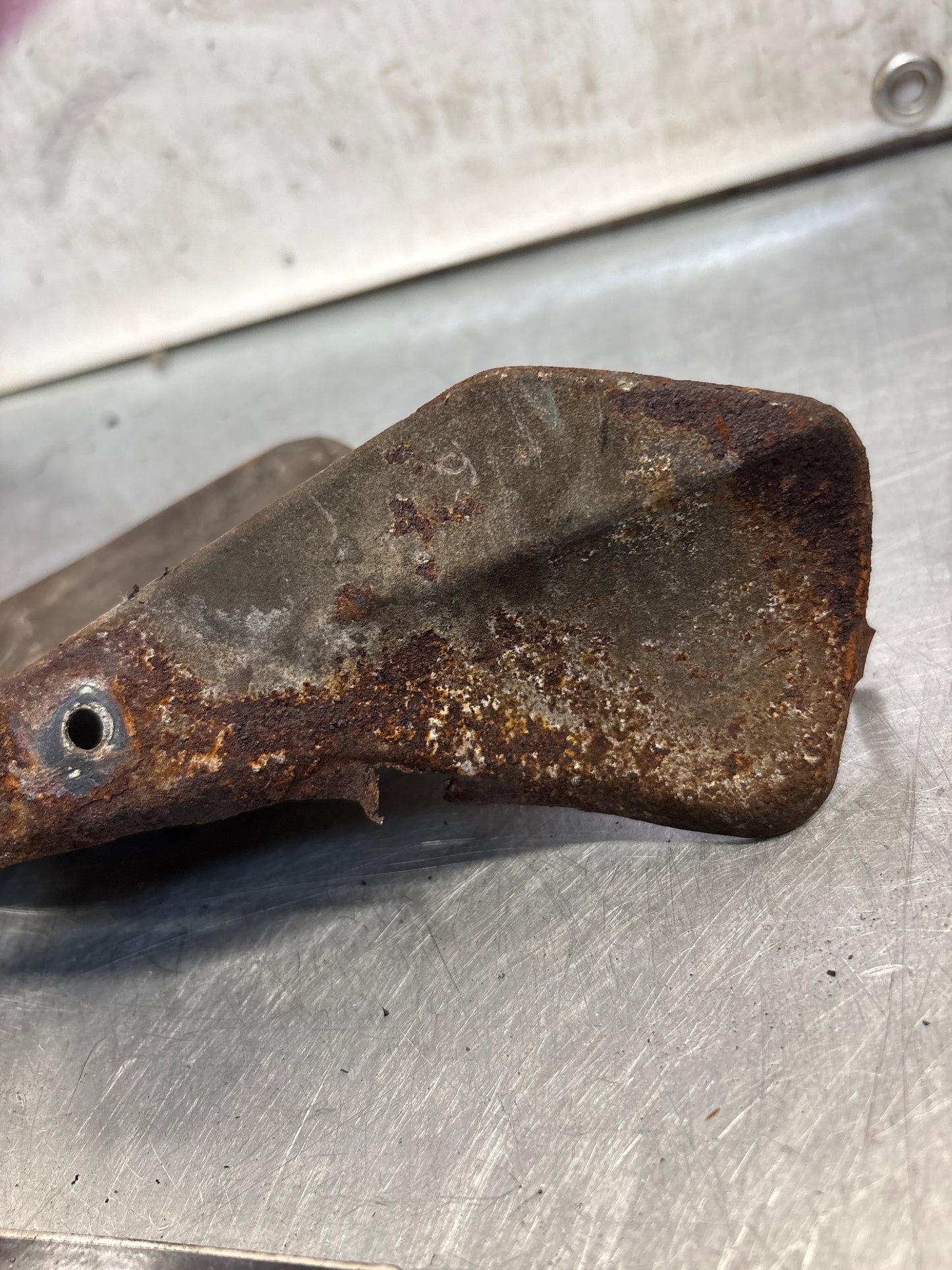 Porsche 928 mount cover heat shield plate right side, used 92837506801