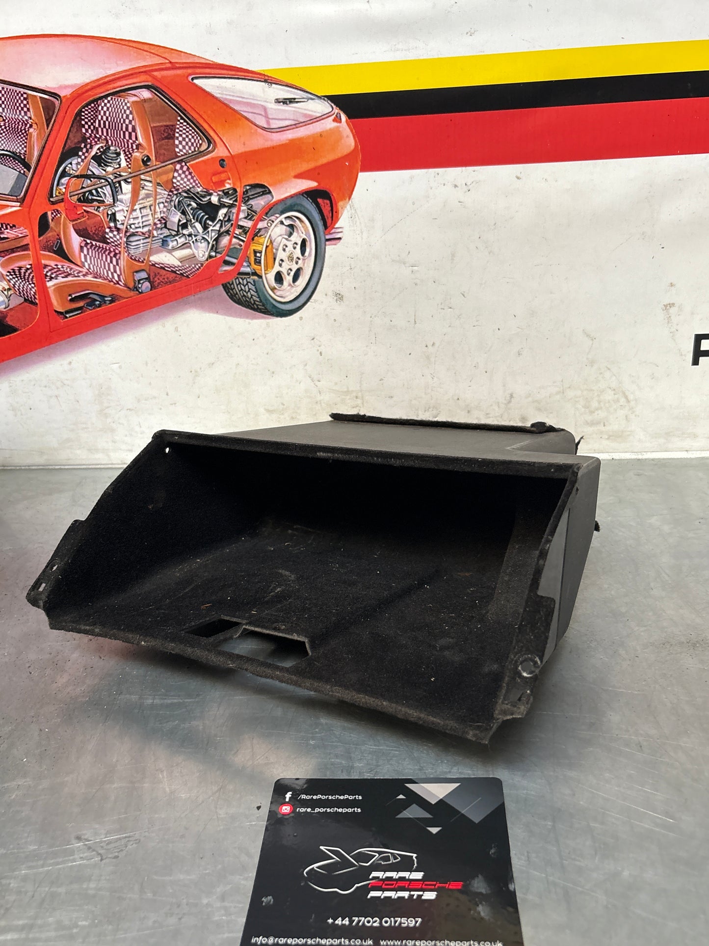 Vano portaoggetti Porsche 944, da 85.5 94455204900 Auto con guida a sinistra