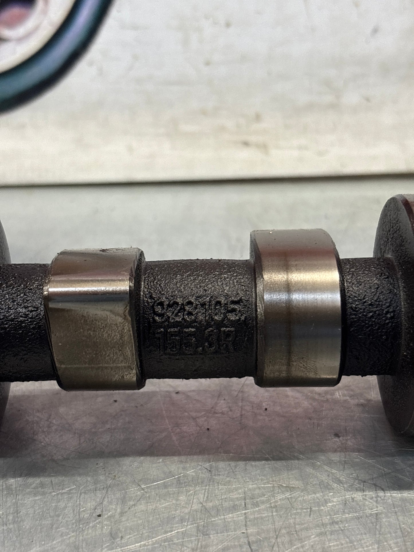 Porsche 928 cam shaft, used 9281051553R