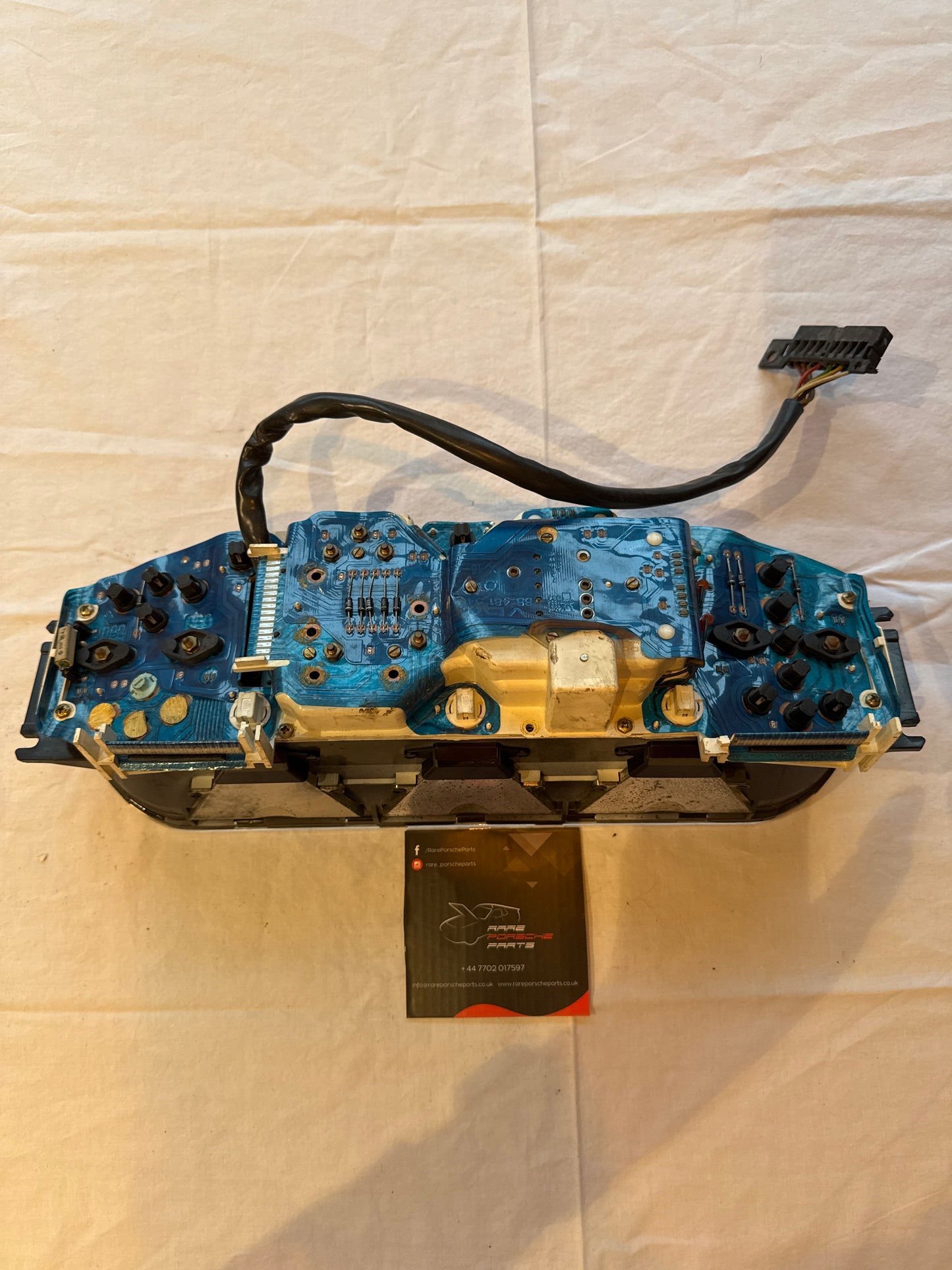 Porsche 944 dash clock binnacle pod speedometer, 94564131107 used 123184 miles plastic screen has some small scratches automatic