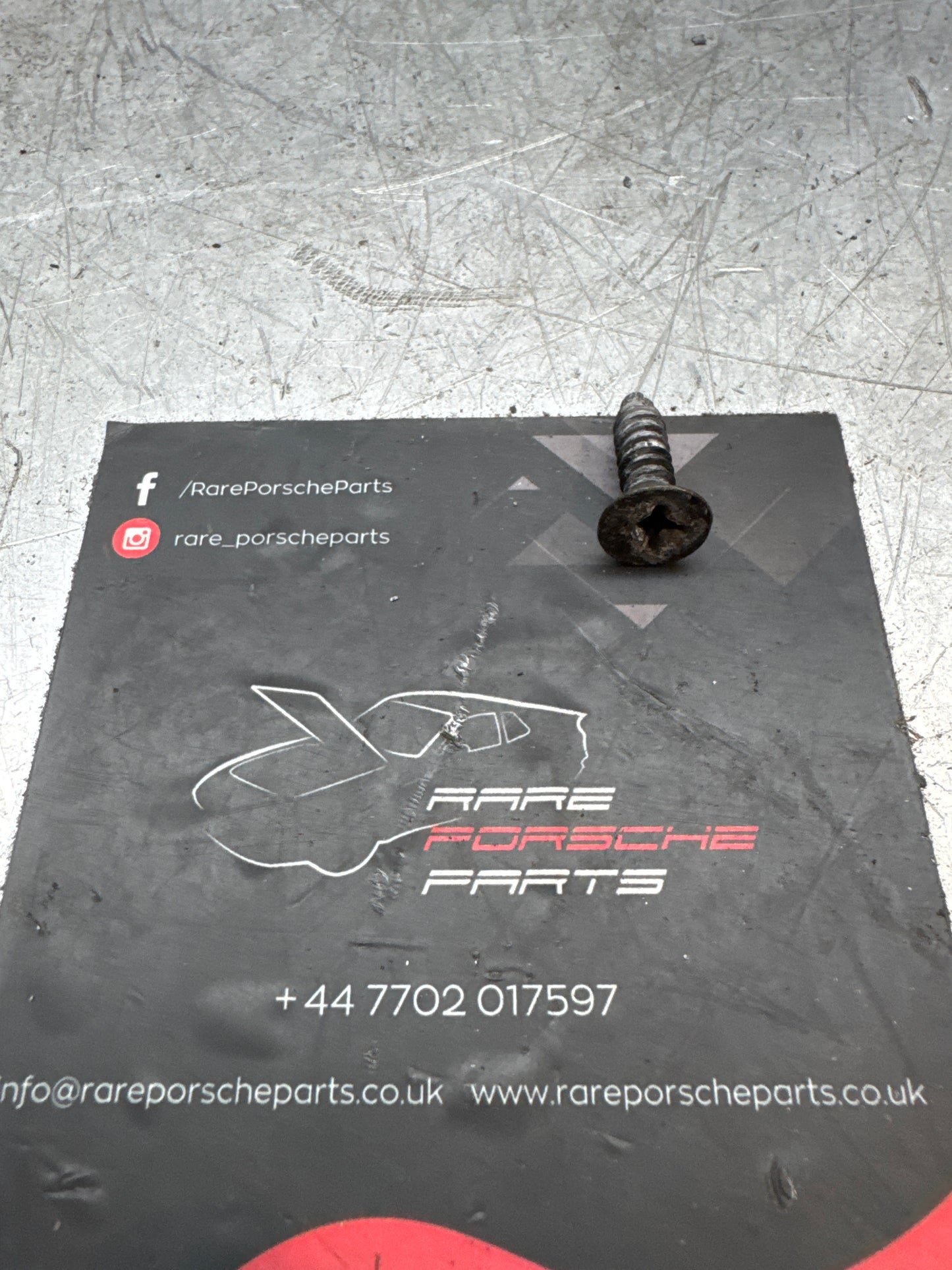 Porsche 924 / 944 Counters Head Tapp Screw B 6.3 X 22
- 83 N0140021 Used