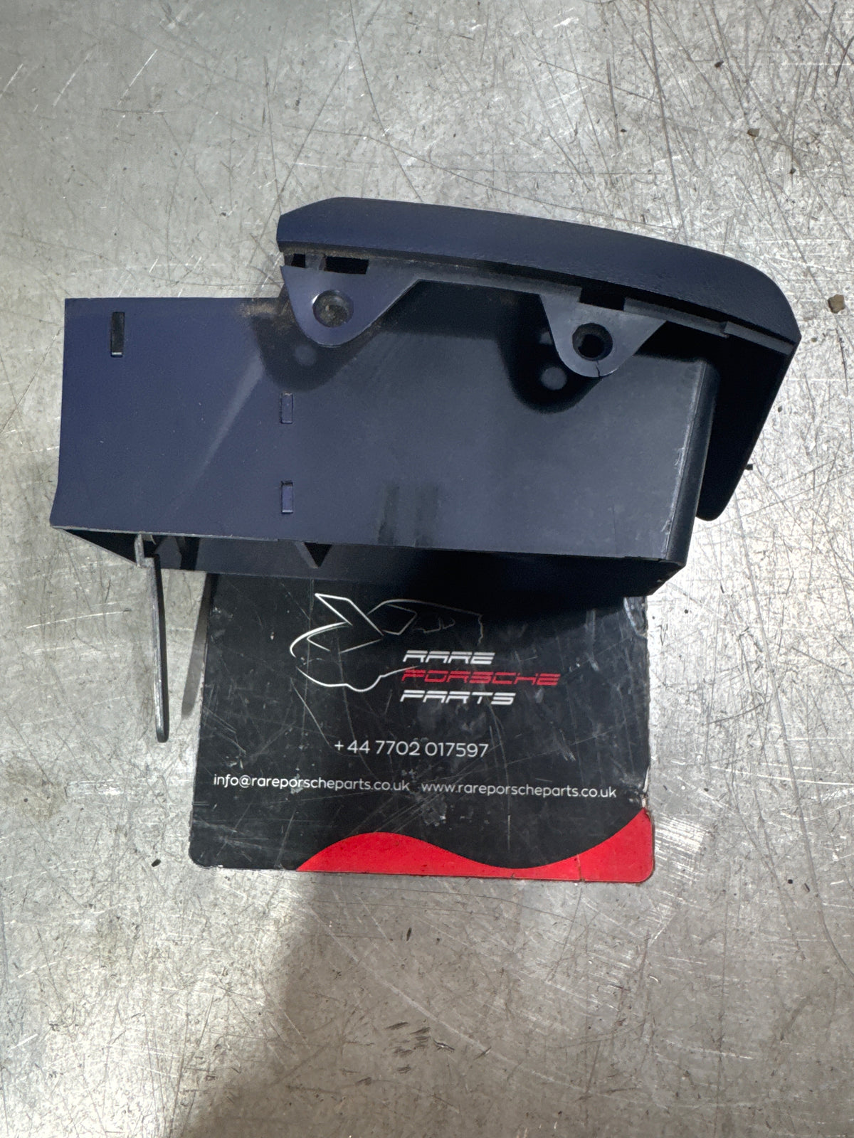 Porsche 944 Cobalt Blue Left Interior dash air vent. 94457225200. 944 527 25 00 used