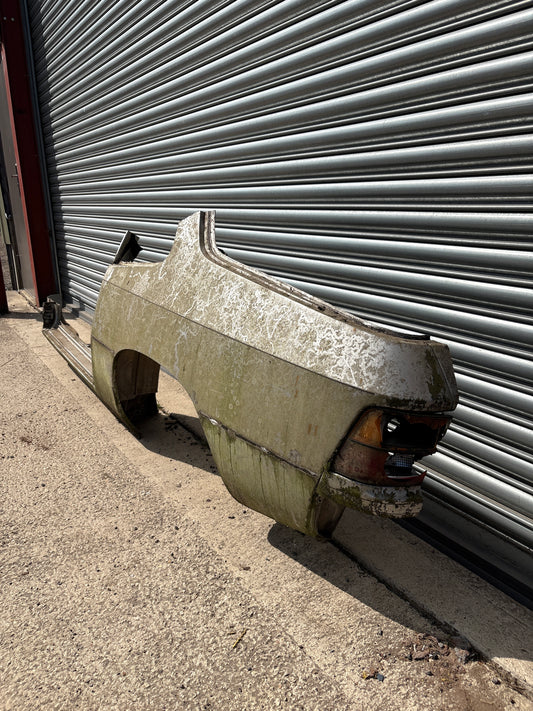 Porsche 924 left side cut, rear fender with sill