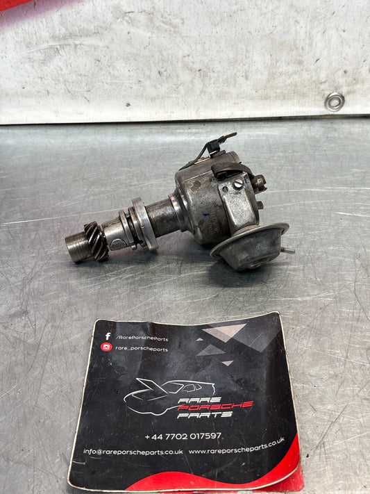 Porsche 924 ignition distributor, used 0231170202 / 047905205B
