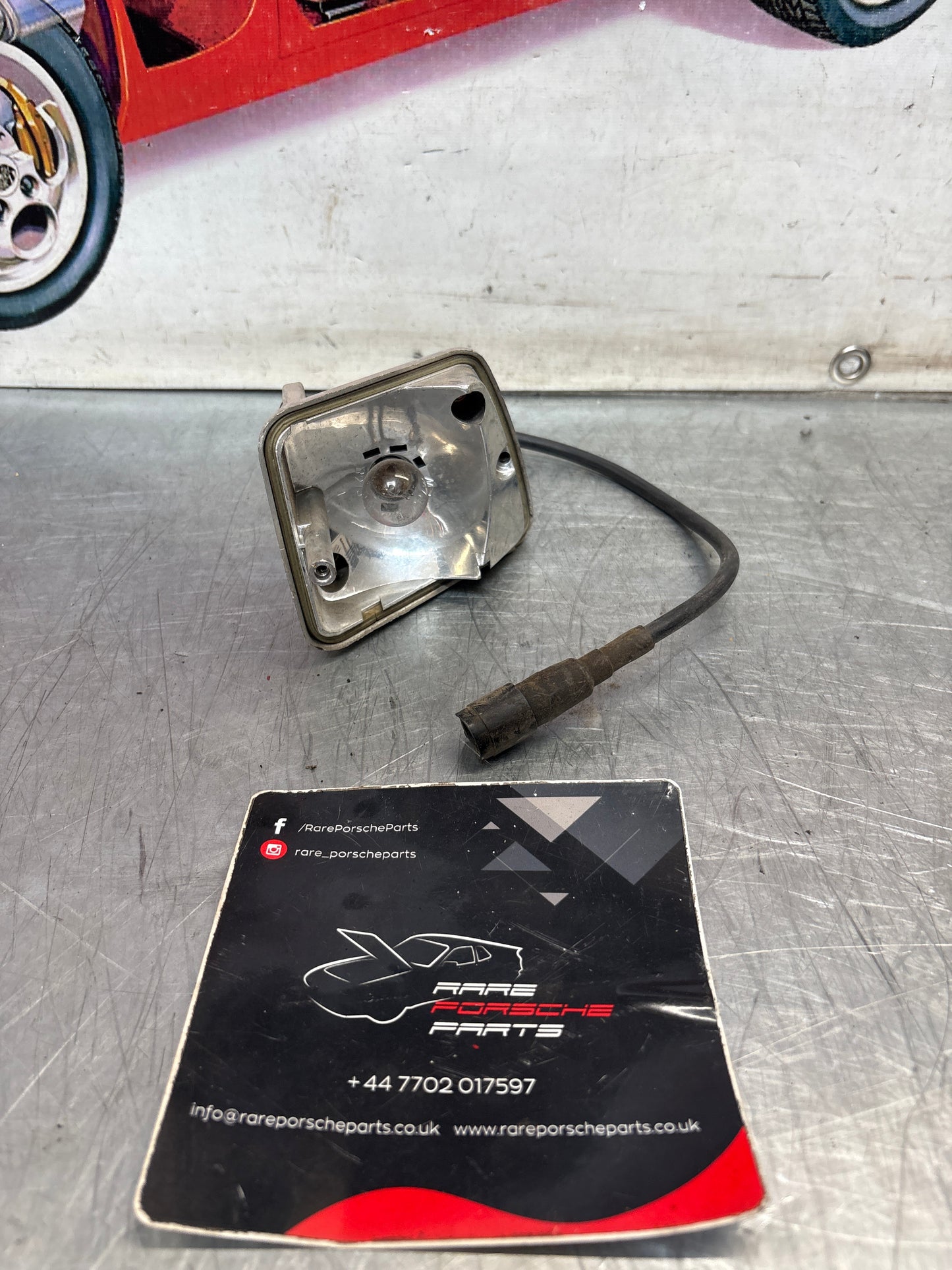 Porsche 928 right turn signal lamp, housing used 0311315022