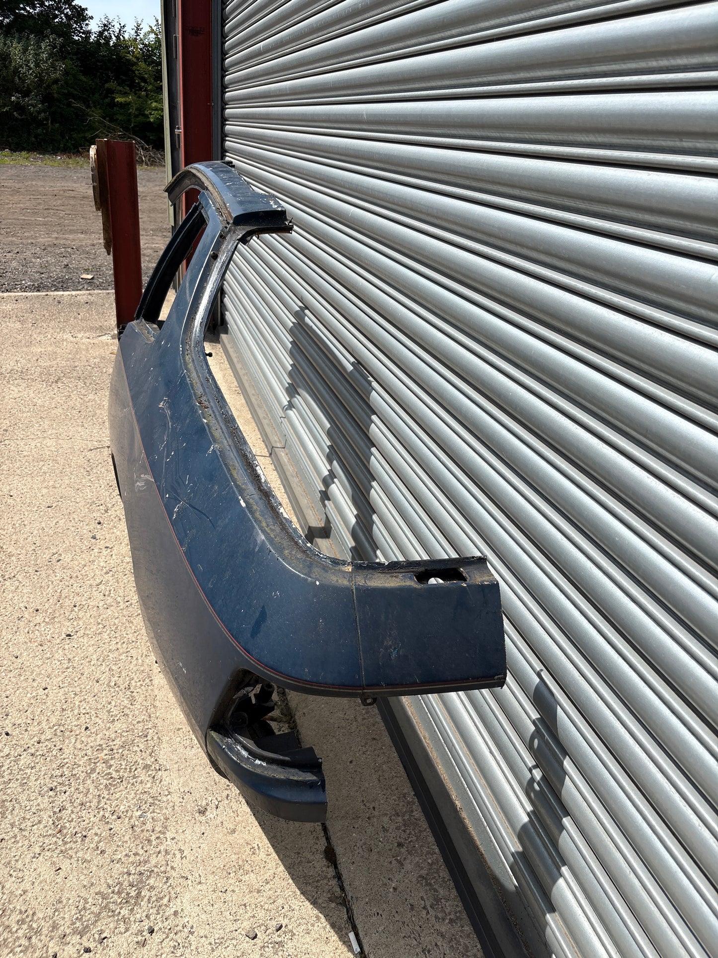 Porsche 924 1983 left side cut, rear fender with sill