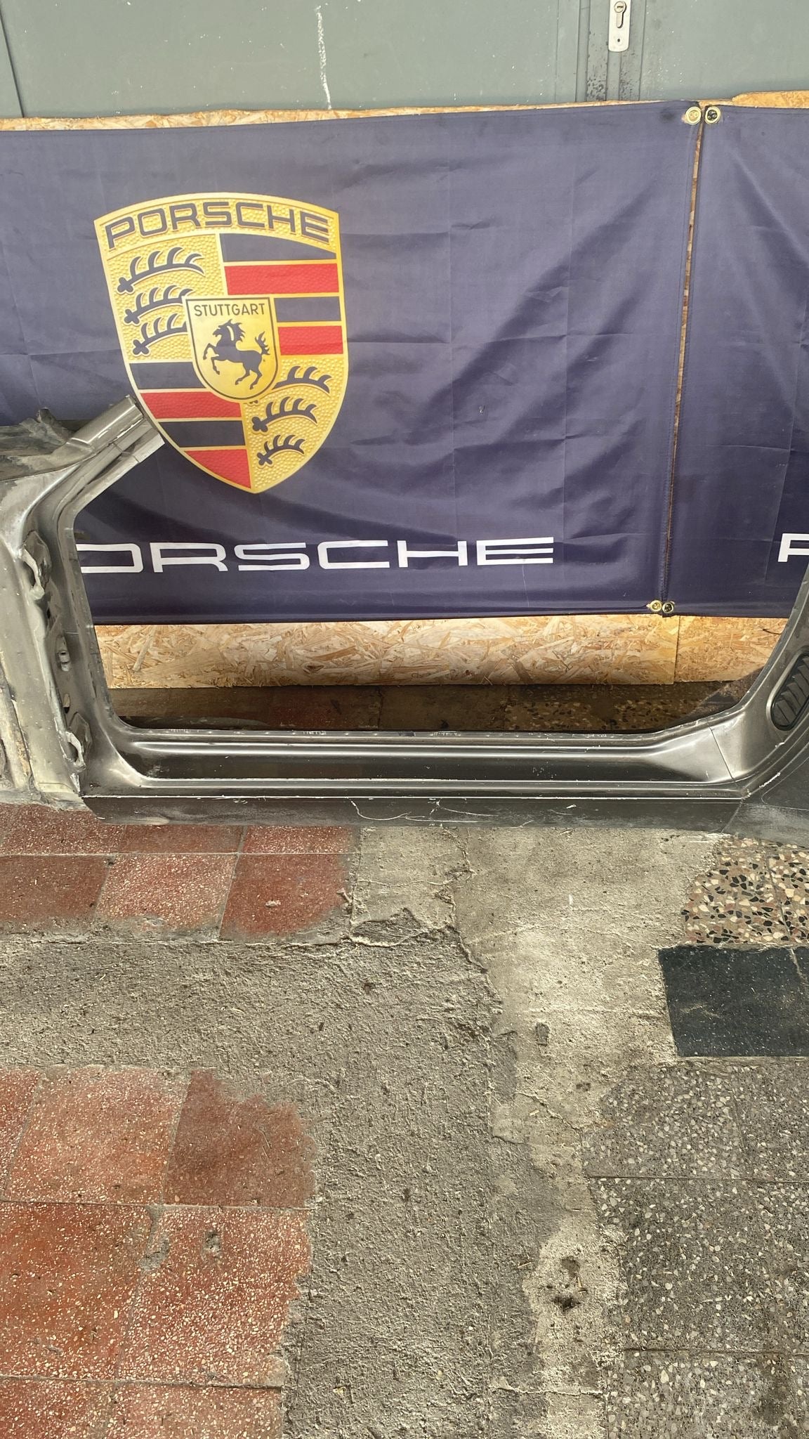 Porsche 944 left side cut, rear fender with sill 94450390303, 94450361102
