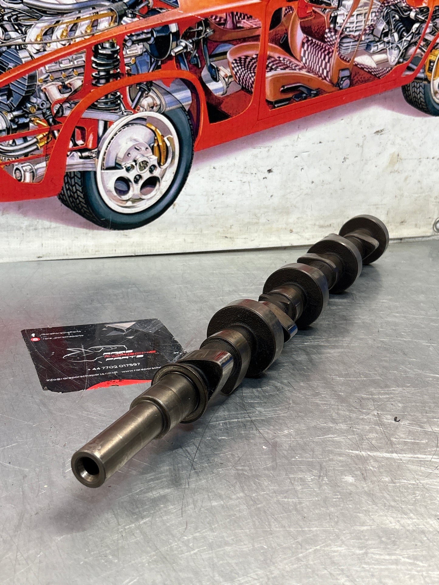 Porsche 928 cam shaft, for spares or repair 9281051880R