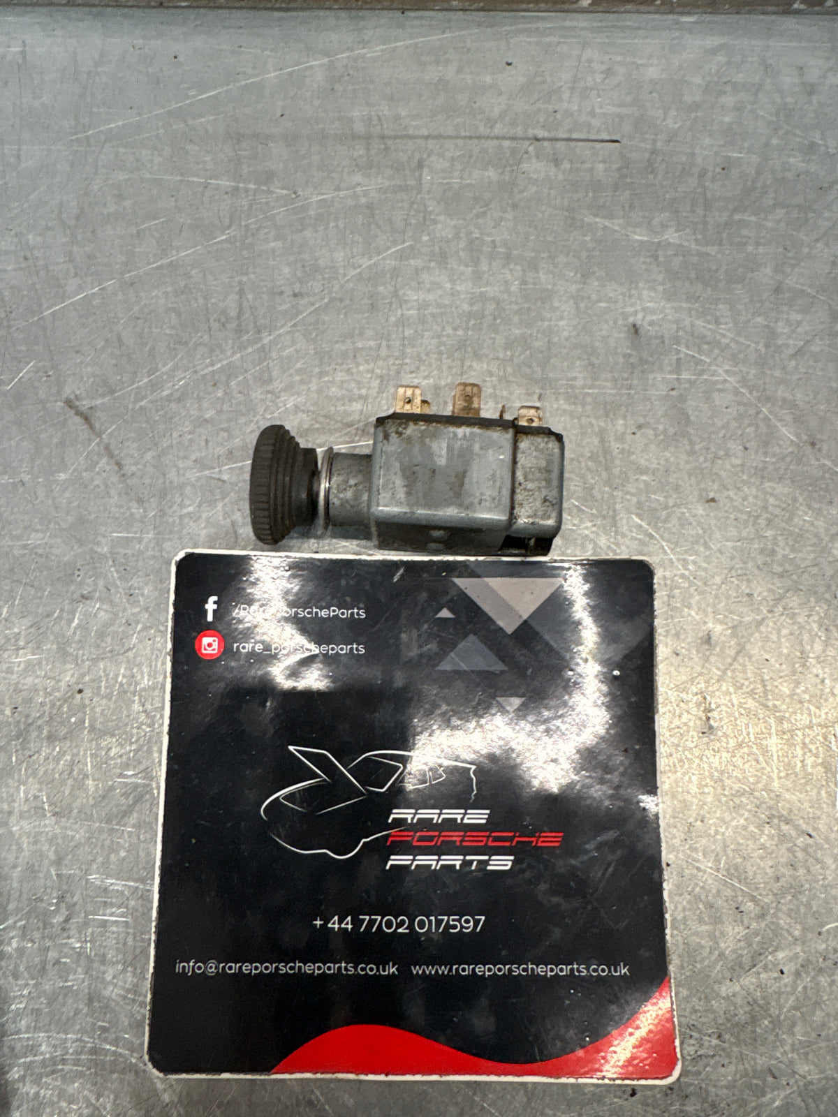 Porsche 914 headlight switch, used 91461341415