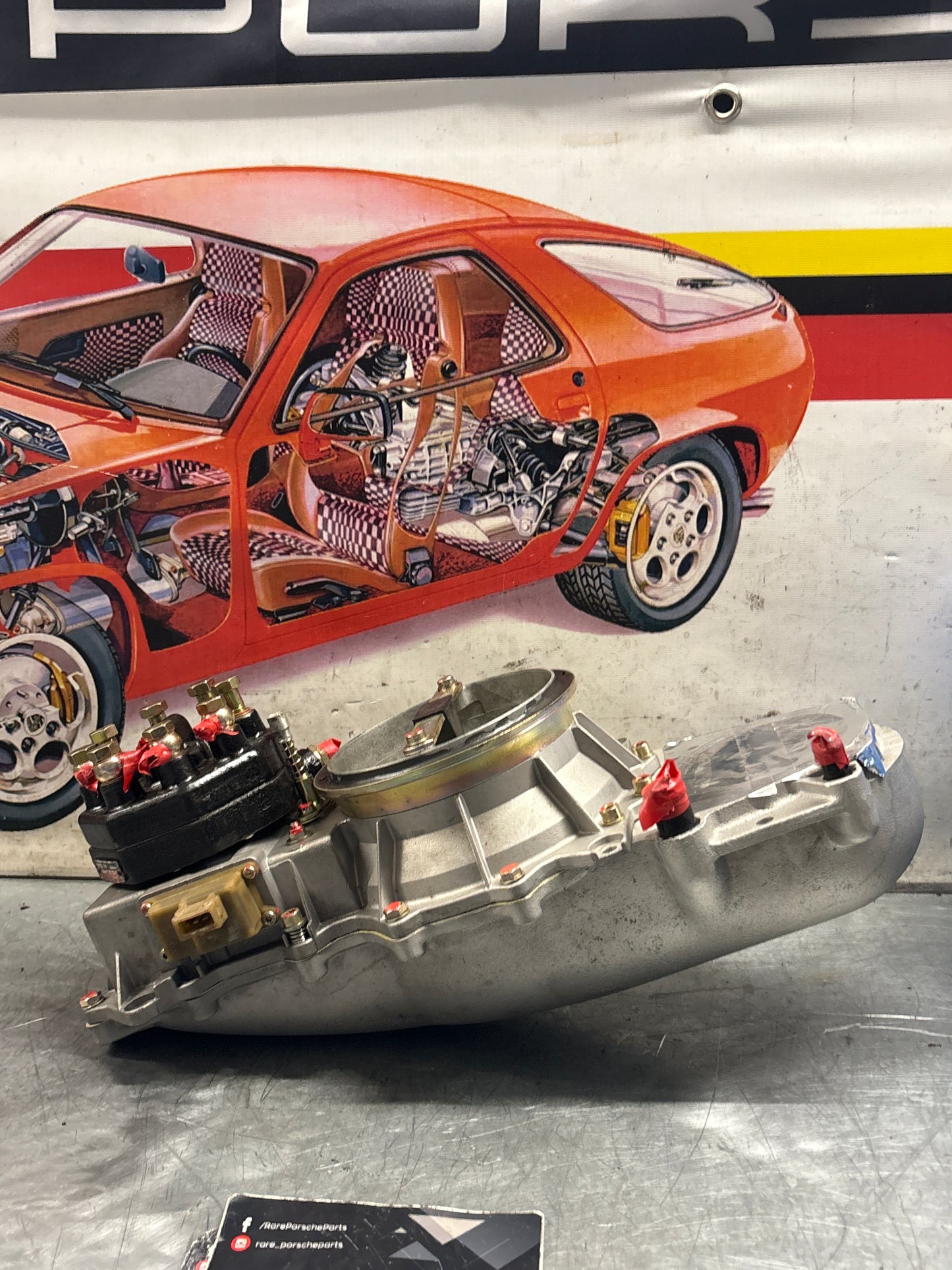 Porsche 928 throttle body, refurbished 9281101935R / 0438120142 / 0438100027