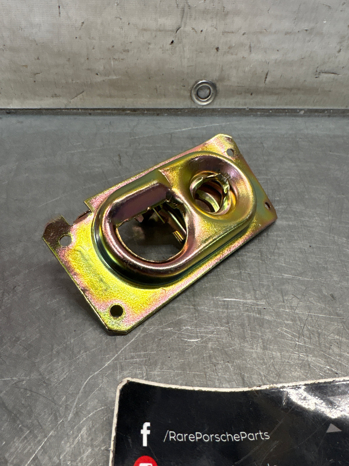 Porsche 928 lid lock lower part, refurbished 92851102702