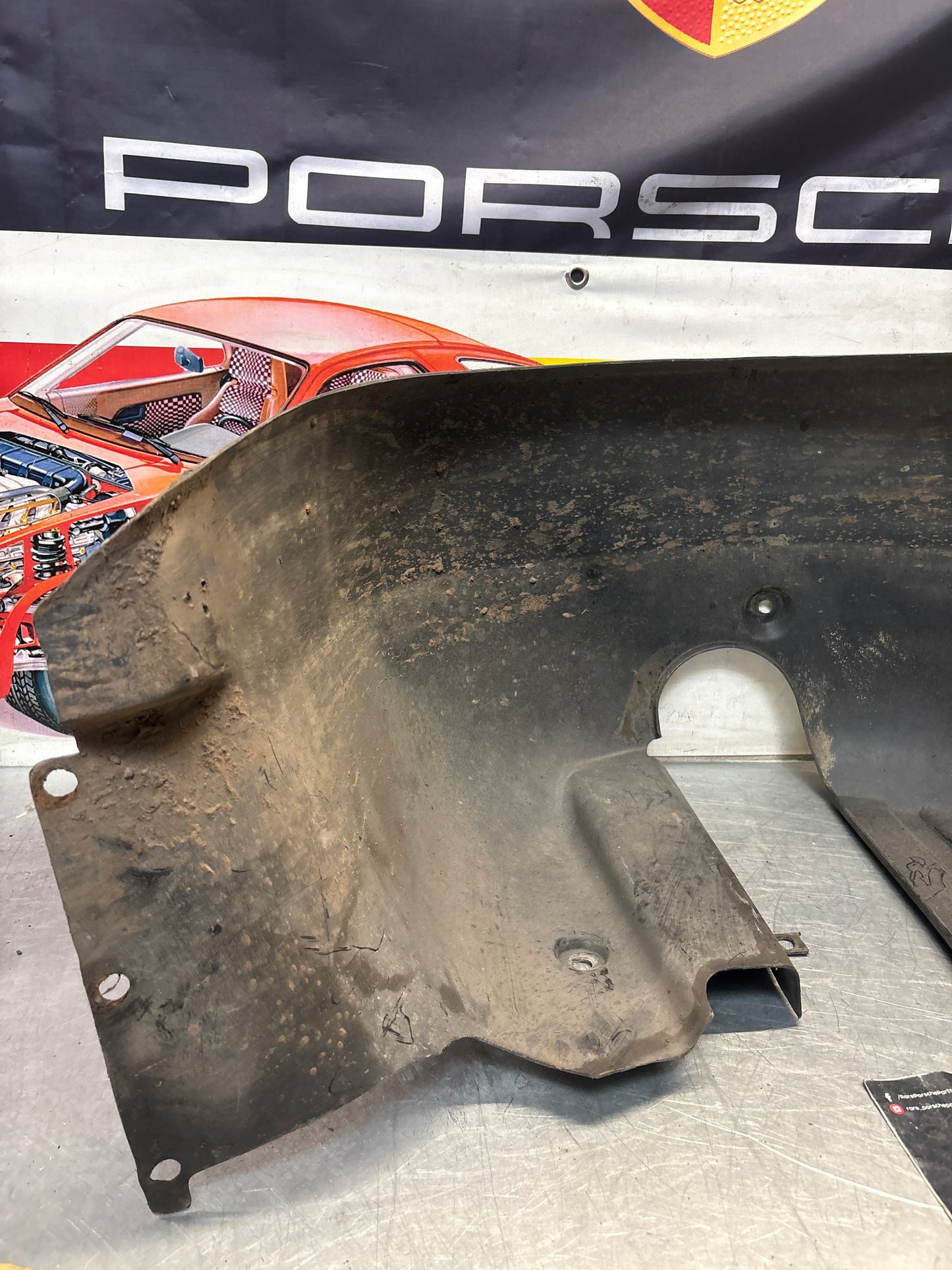 Porsche 944 from 85.5 arch liner Right, 94450438201, used
