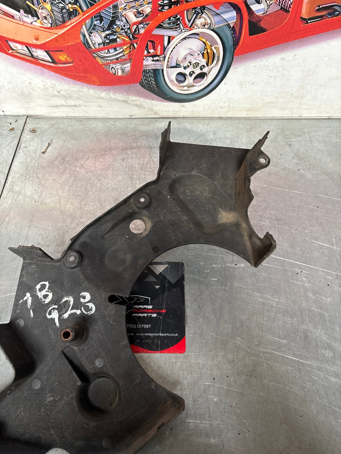 Porsche 928 central cam belt cover, used 92810514400