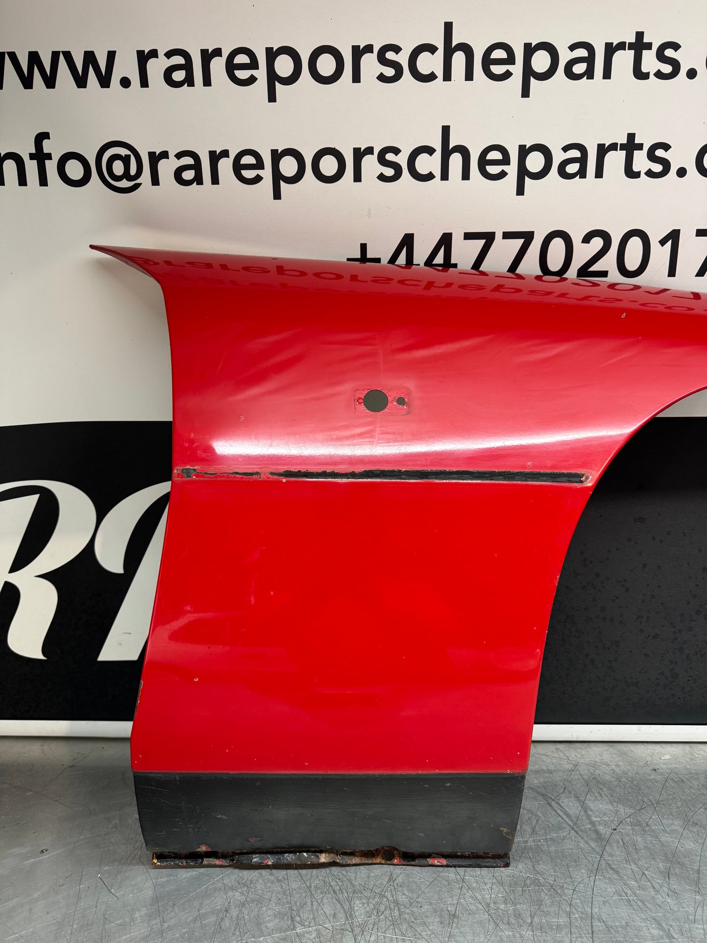 Porsche 924 Front Right wing. 477821022 - Good Condition