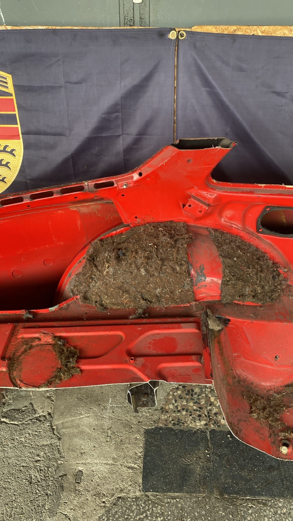 Porsche 944 left side cut, rear fender, 94450390303