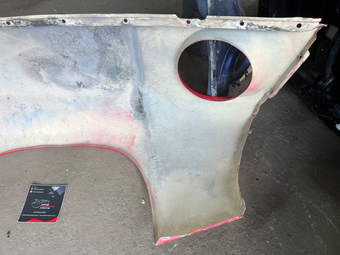 Porsche 928 -87 front left wing, 92850301103 used