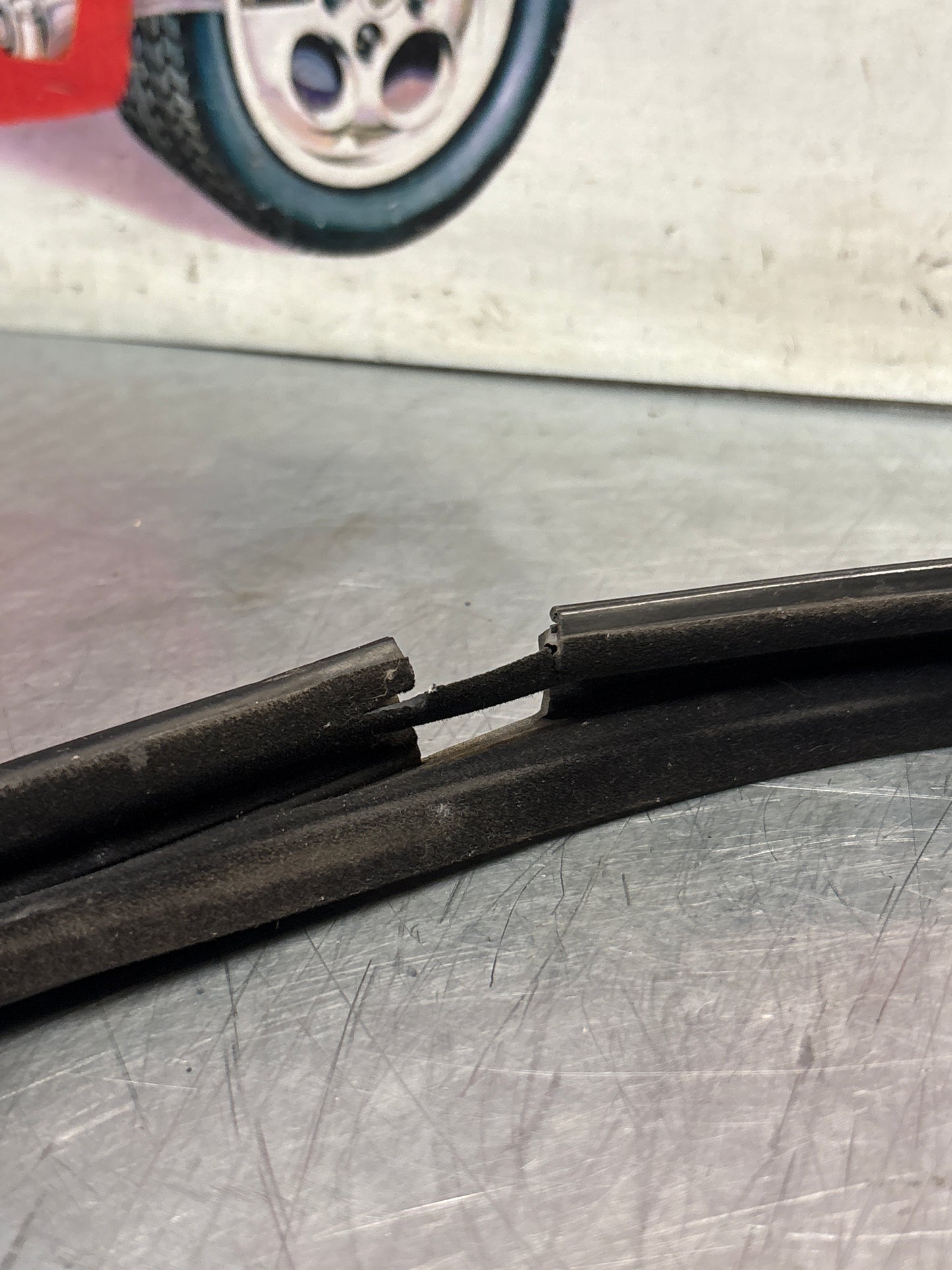 Porsche 928 left door channel seal, for spares or repair 92853732303