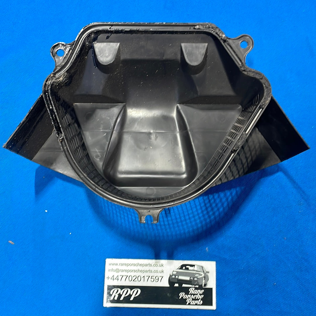 Copertura del motore del ventilatore del riscaldatore Porsche 924/944. 94457214500 usato
