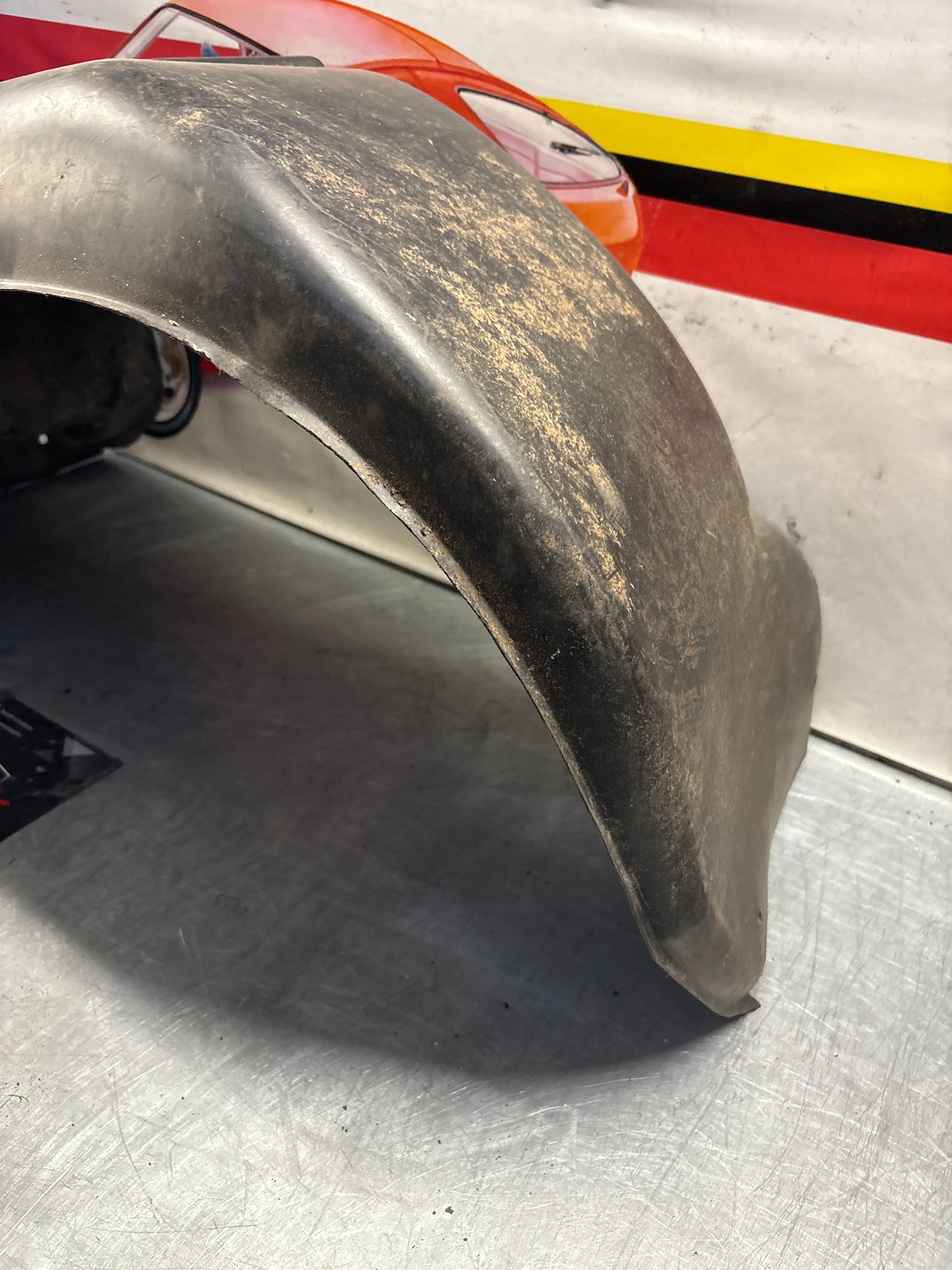 Porsche 928 wheel arch liner Left 92850438105 Used