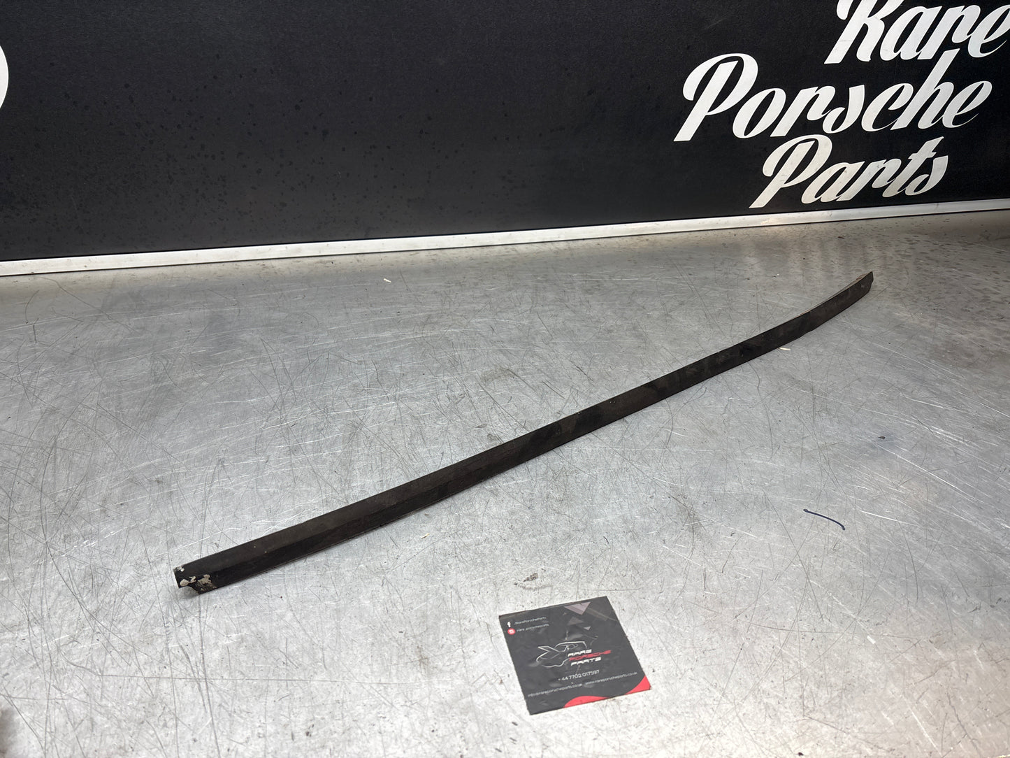 Rivestimento parabrezza Porsche 924/944 94455904300, usato, danneggiato