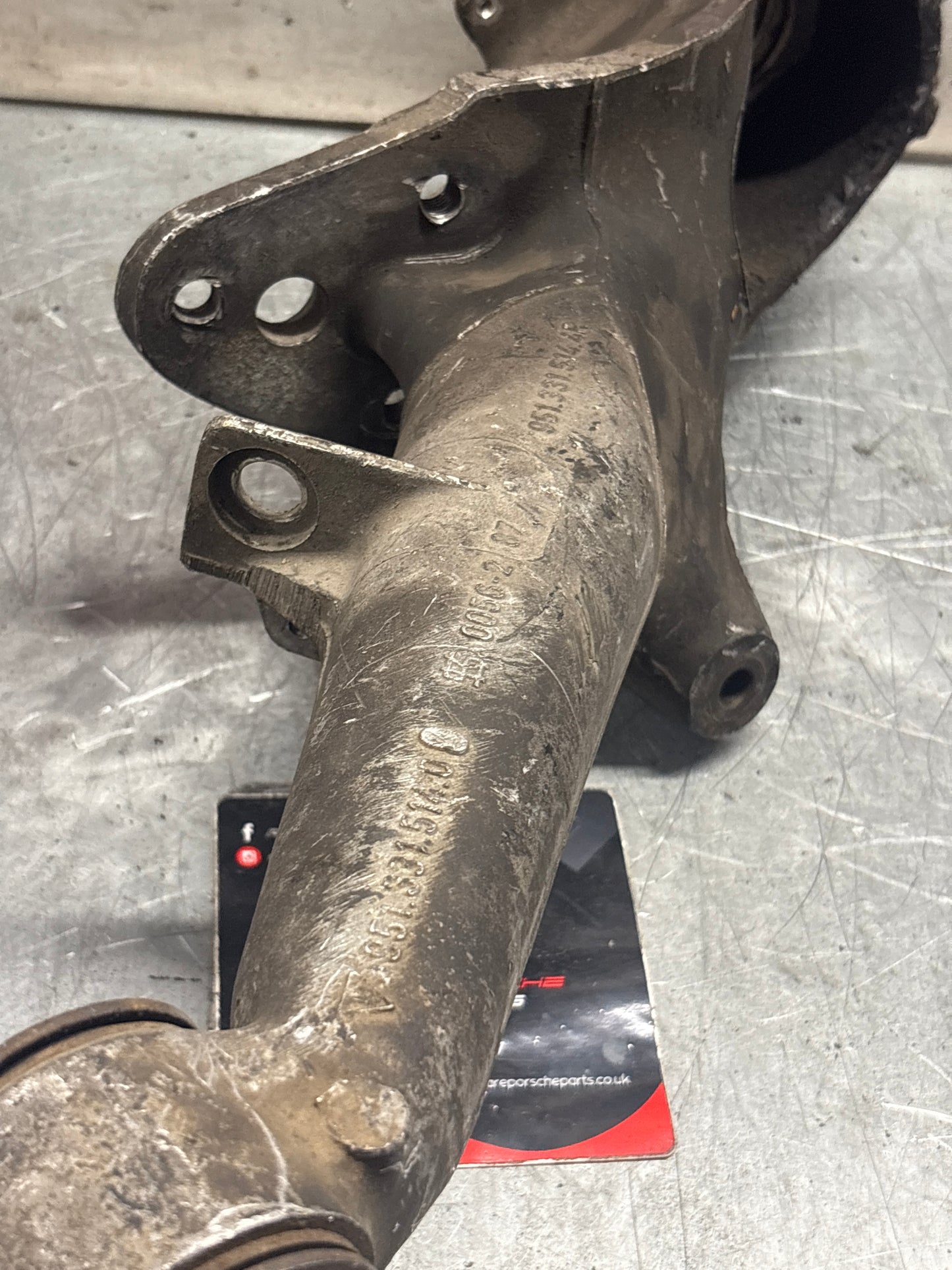 Porsche 944 alloy rear right trailing arm, used 95133151404 / 9513315144R used, with hubs