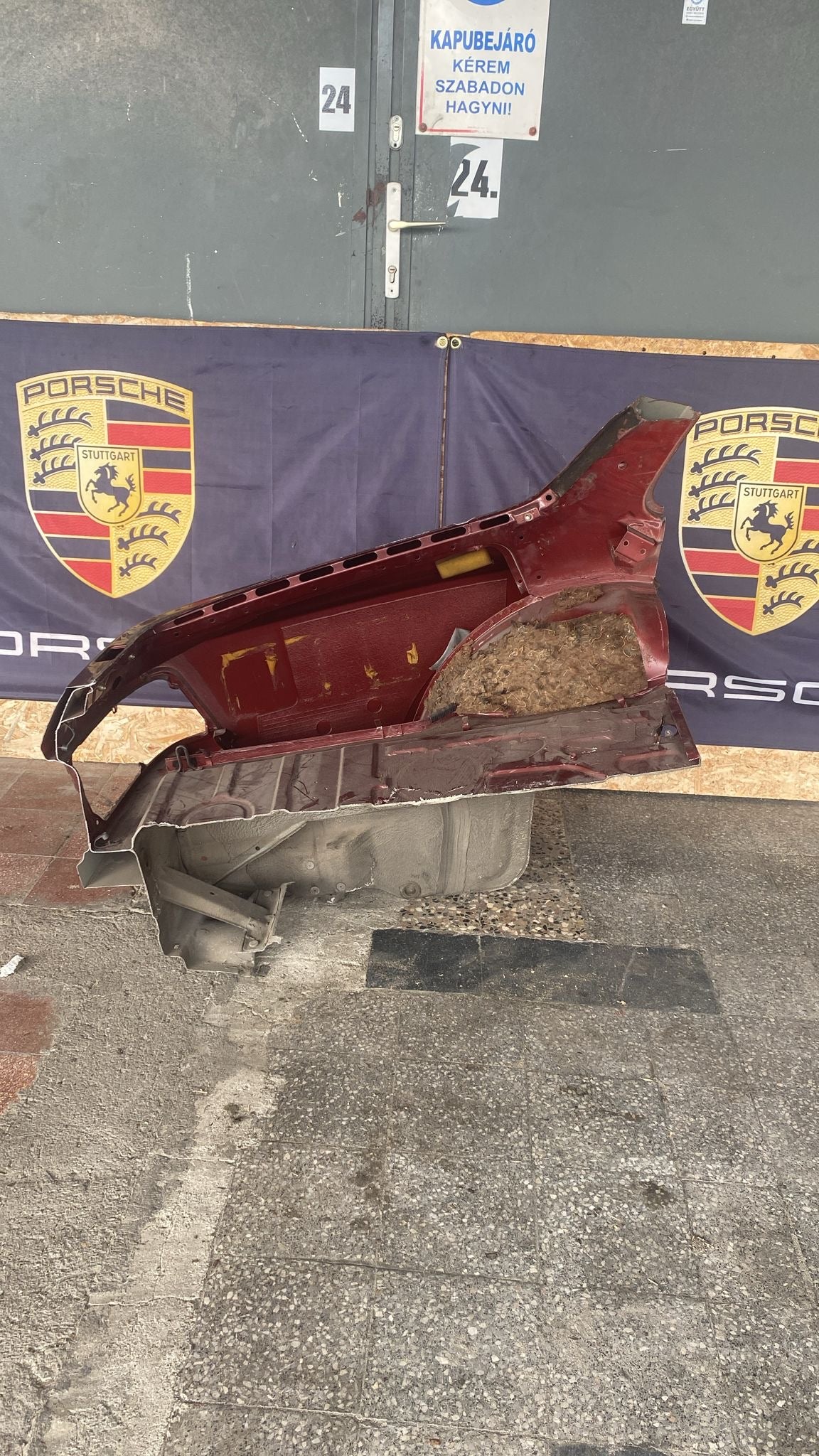 Porsche 944 left side cut, rear fender 94450390303,