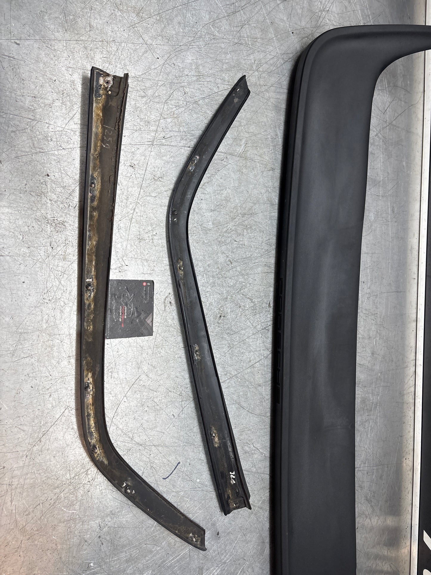Porsche 944 rear boot rubber spoiler used 937512555