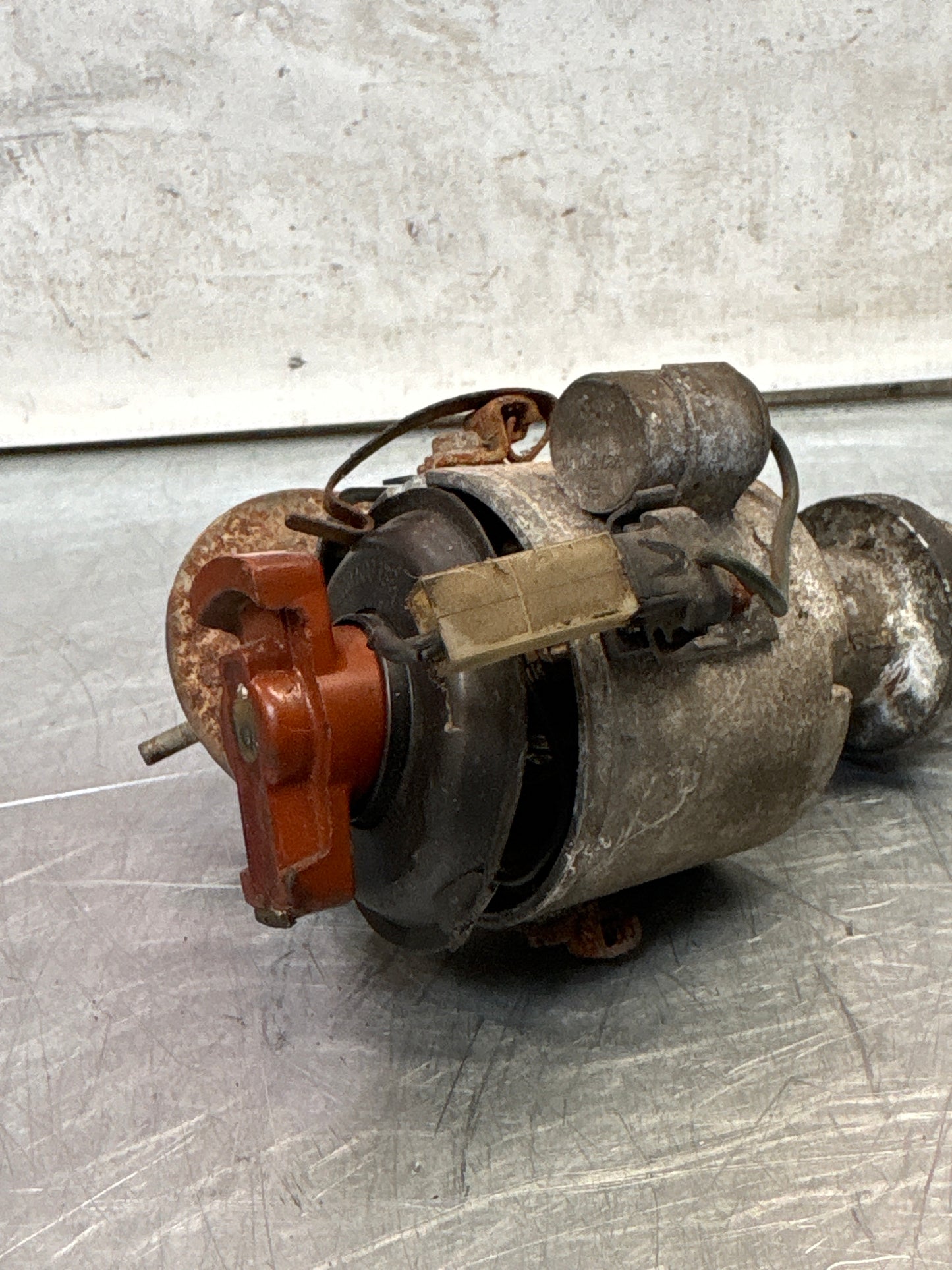 porsche 924 ignition distributor, used 0231170202 / 047905205B