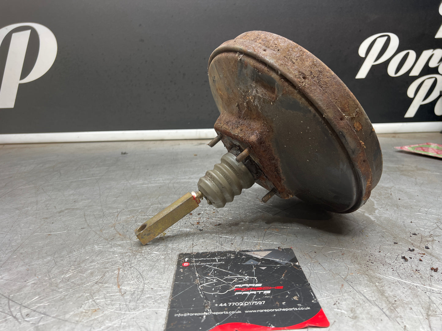 Porsche 928 brake booster, used 92835502504