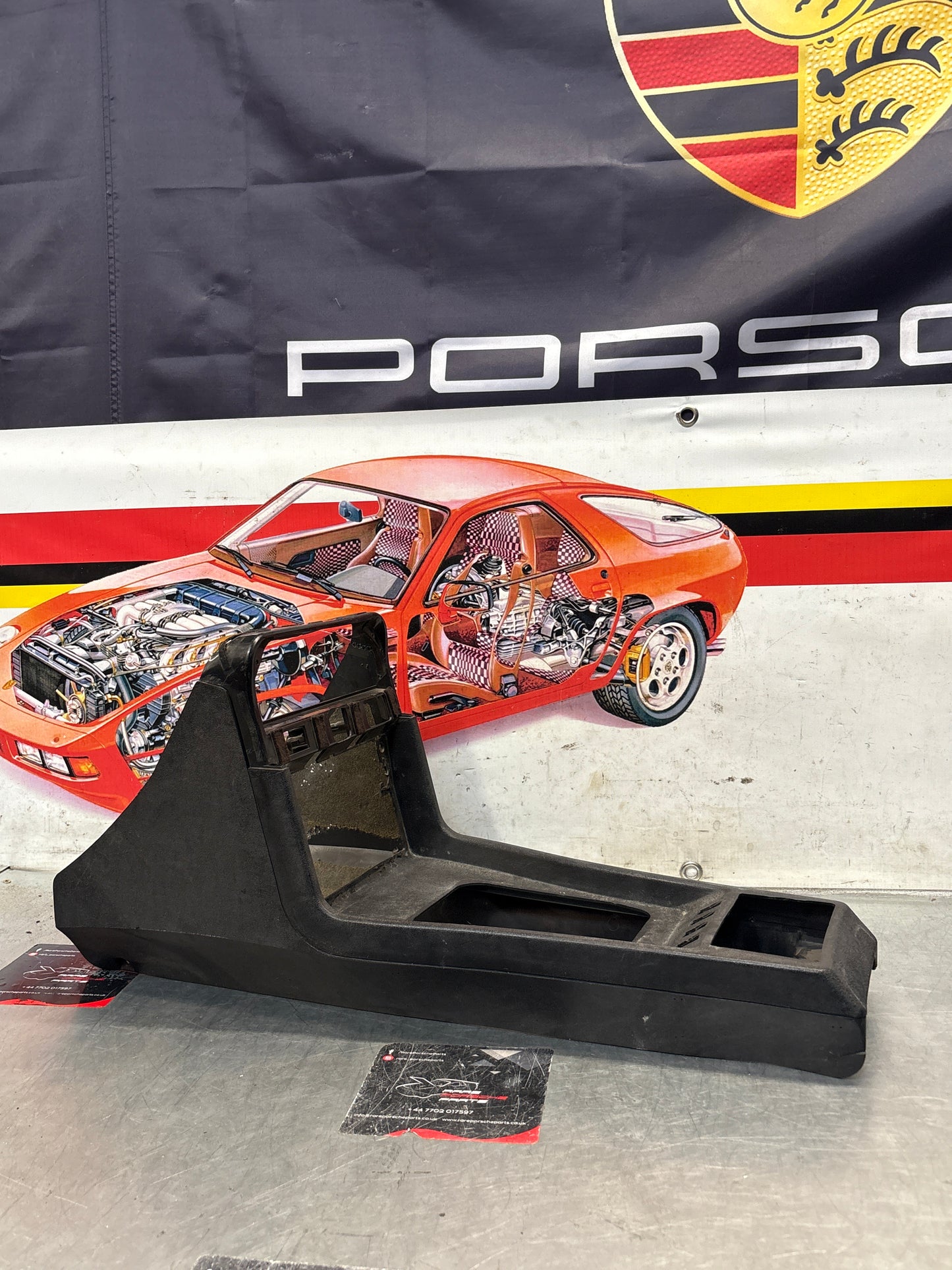 Porsche 924 centre console black, with one switch hole 477857951 used, without carpet