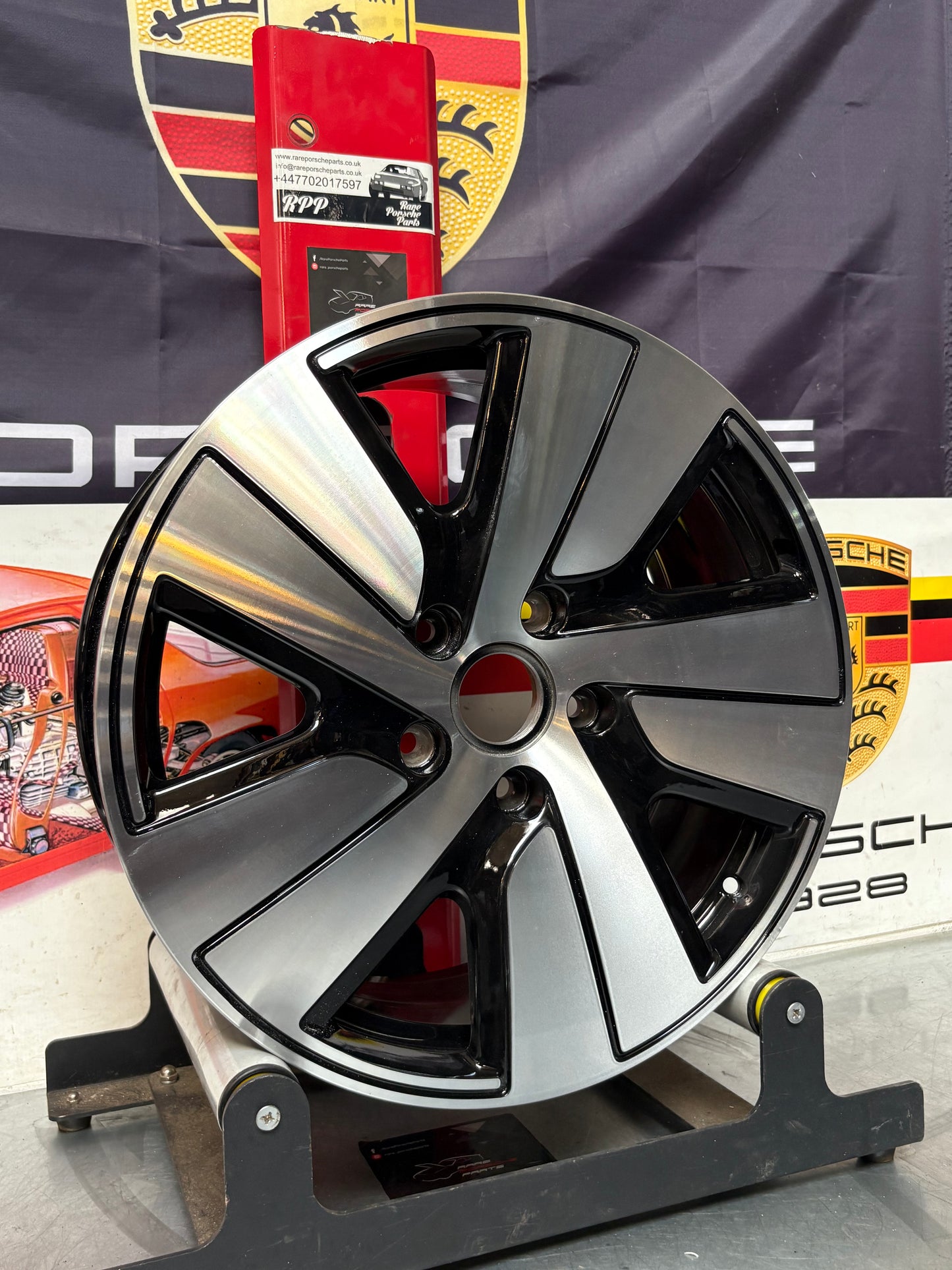 Porsche Taycan 8,0Jx19” ET50 alloy wheel, 9J1601025BL, very nice condition, used