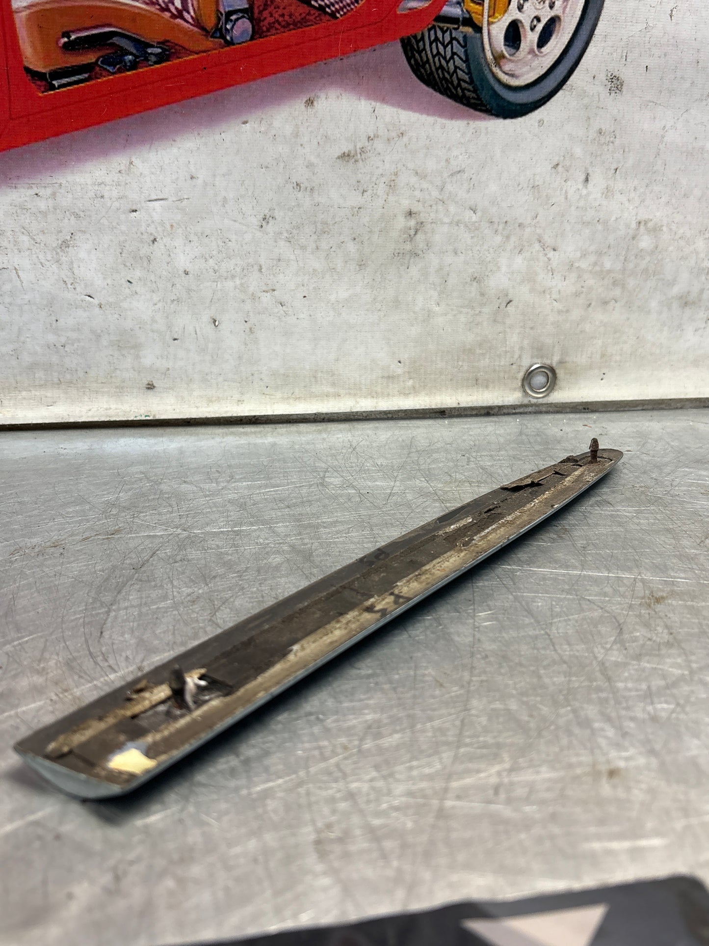 Porsche 928 left side front wing molding trim, used 92855903703